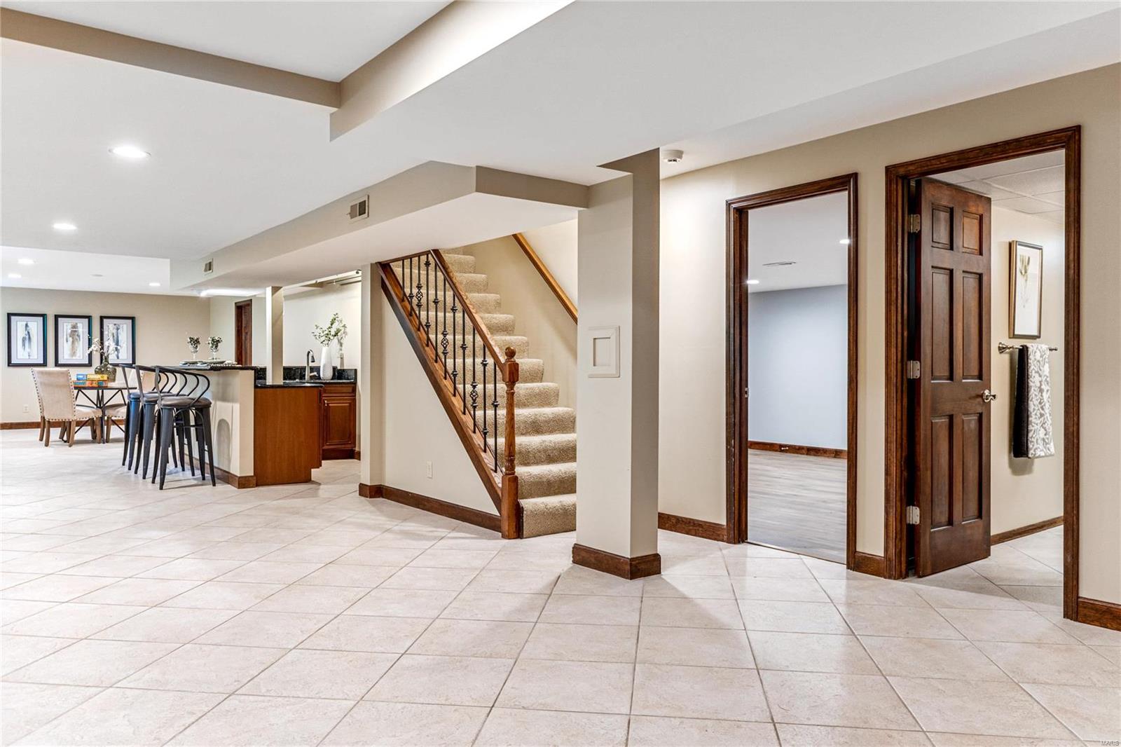 Village On Conway One The - Residential