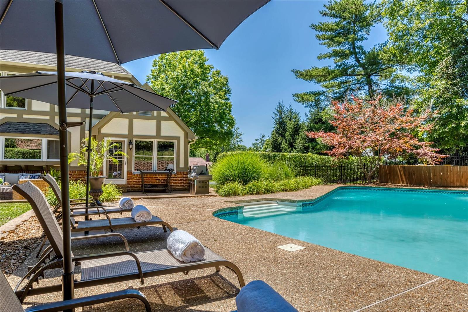 Village On Conway One The - Residential