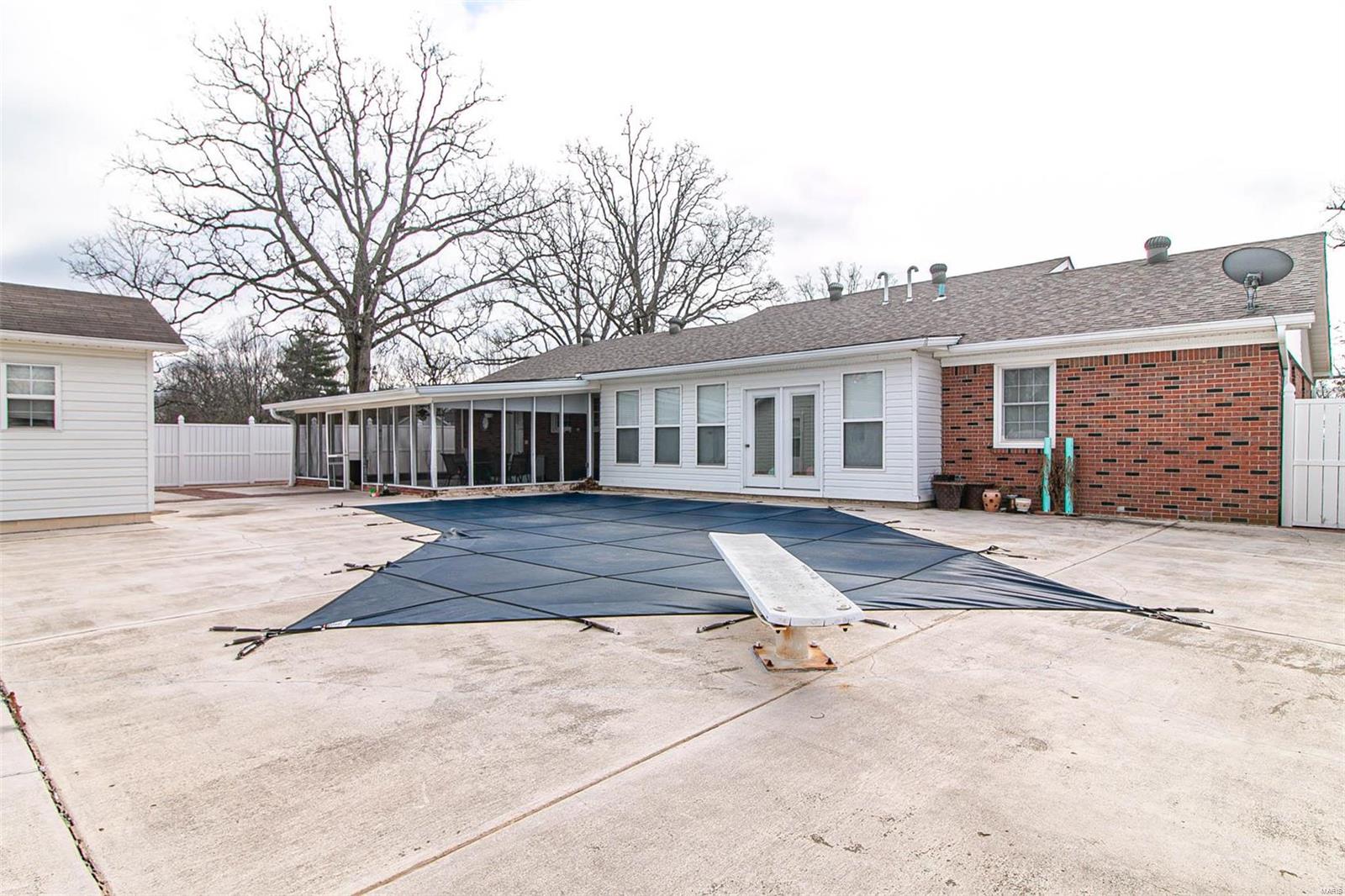 Colonial Meadow - Residential