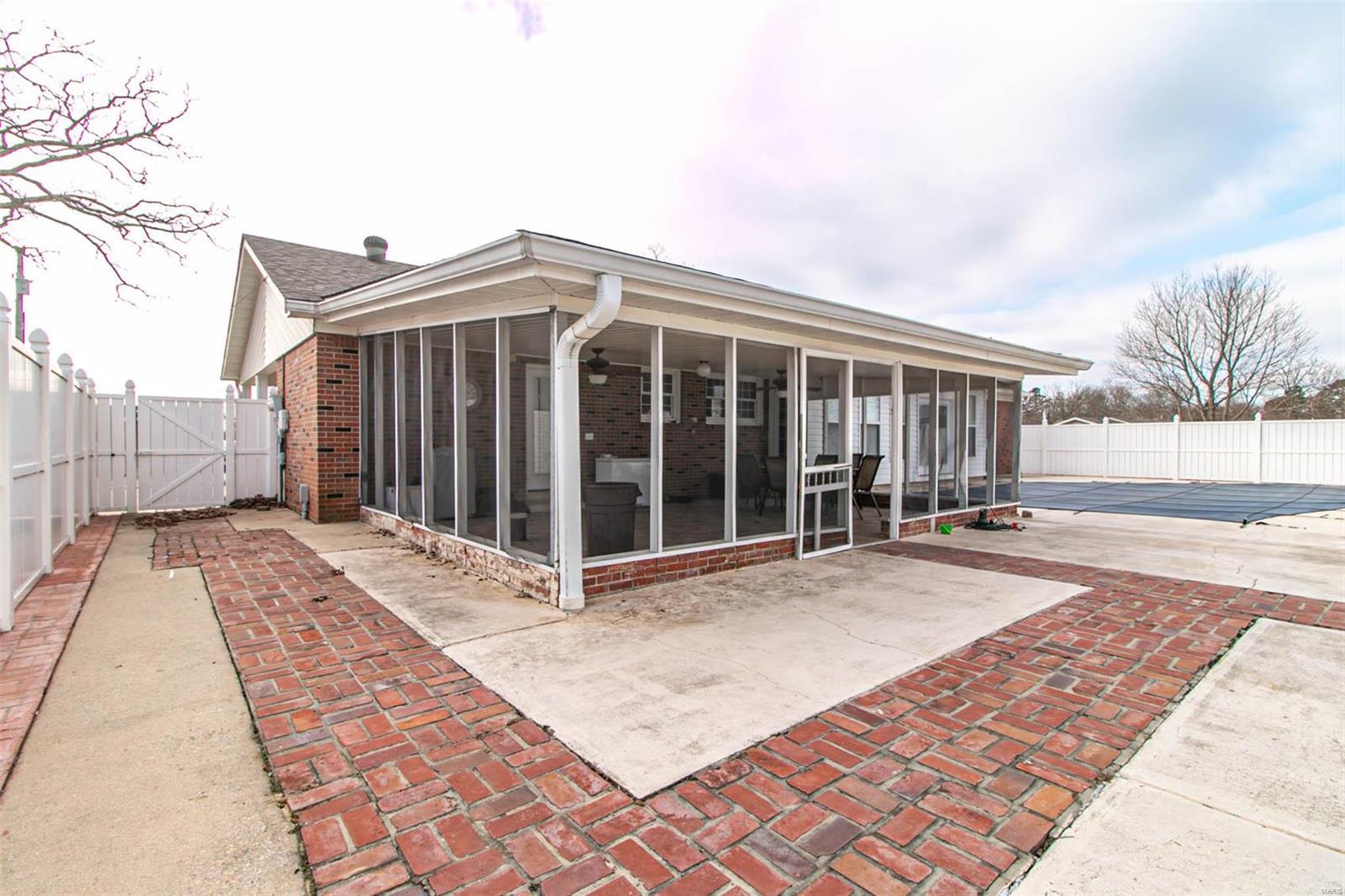 Colonial Meadow - Residential