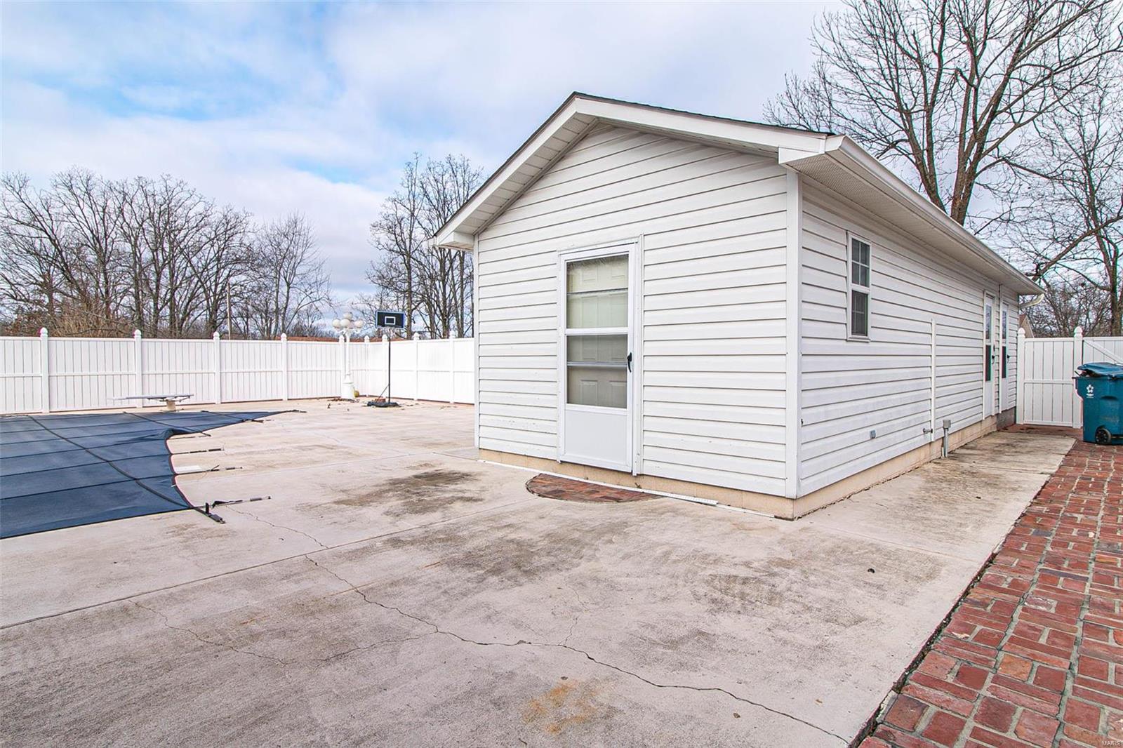 Colonial Meadow - Residential