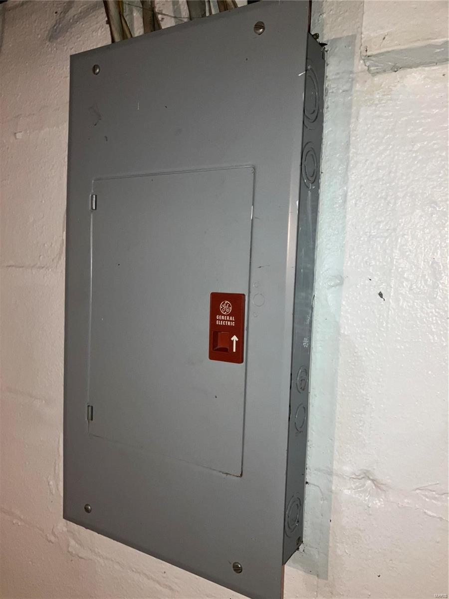 West Walnut Manor - Residential