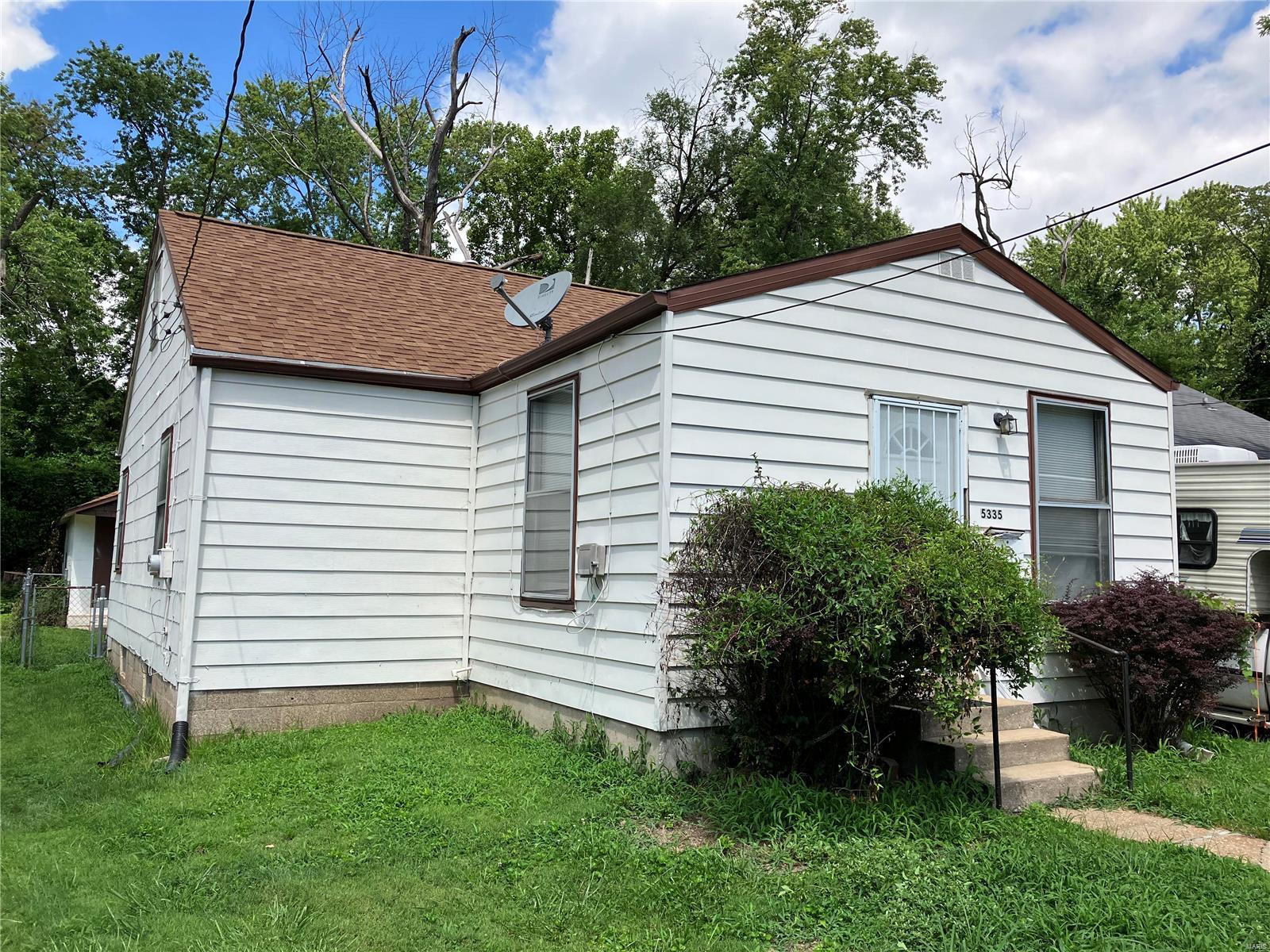 West Walnut Manor - Residential