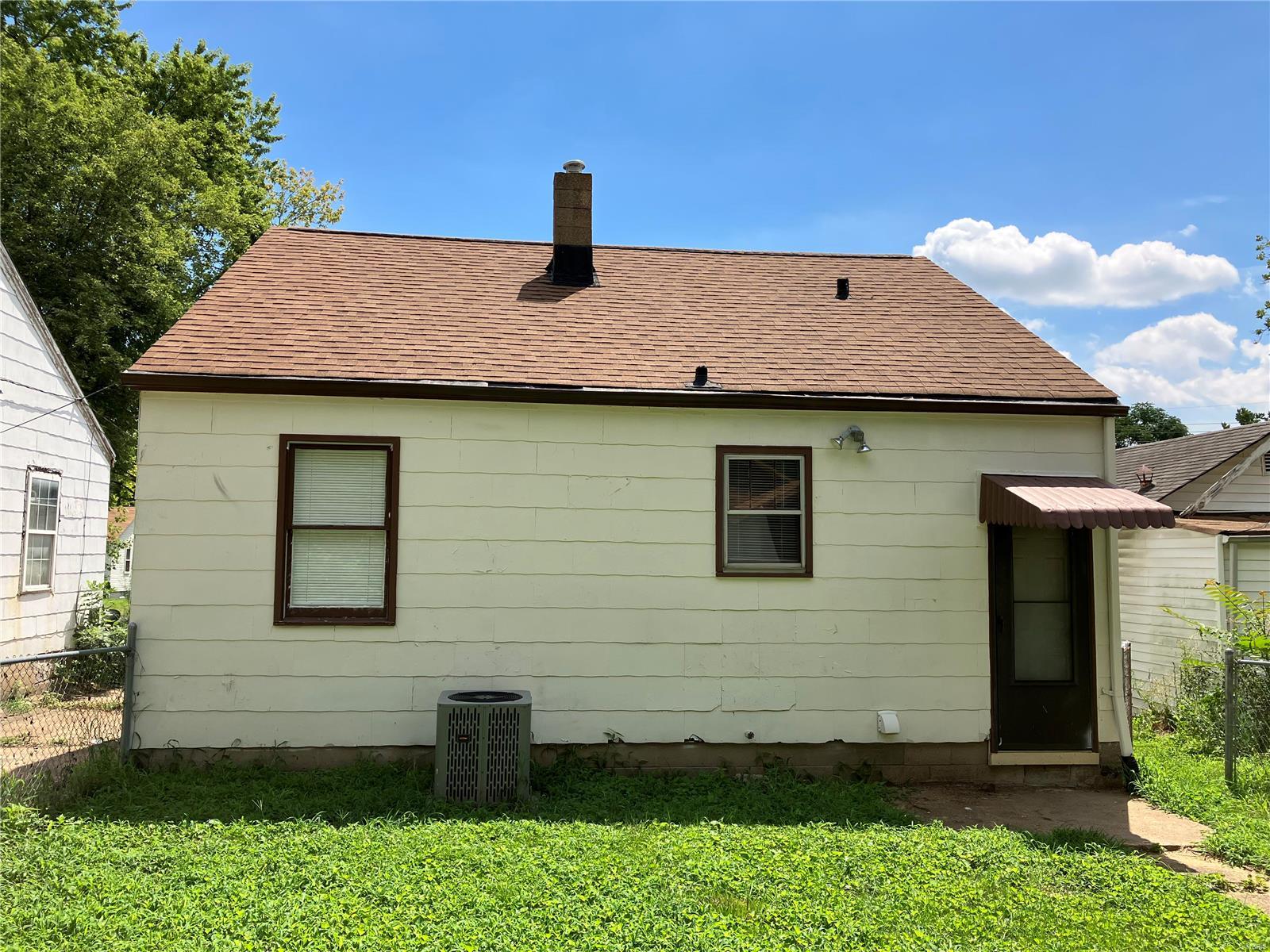 West Walnut Manor - Residential