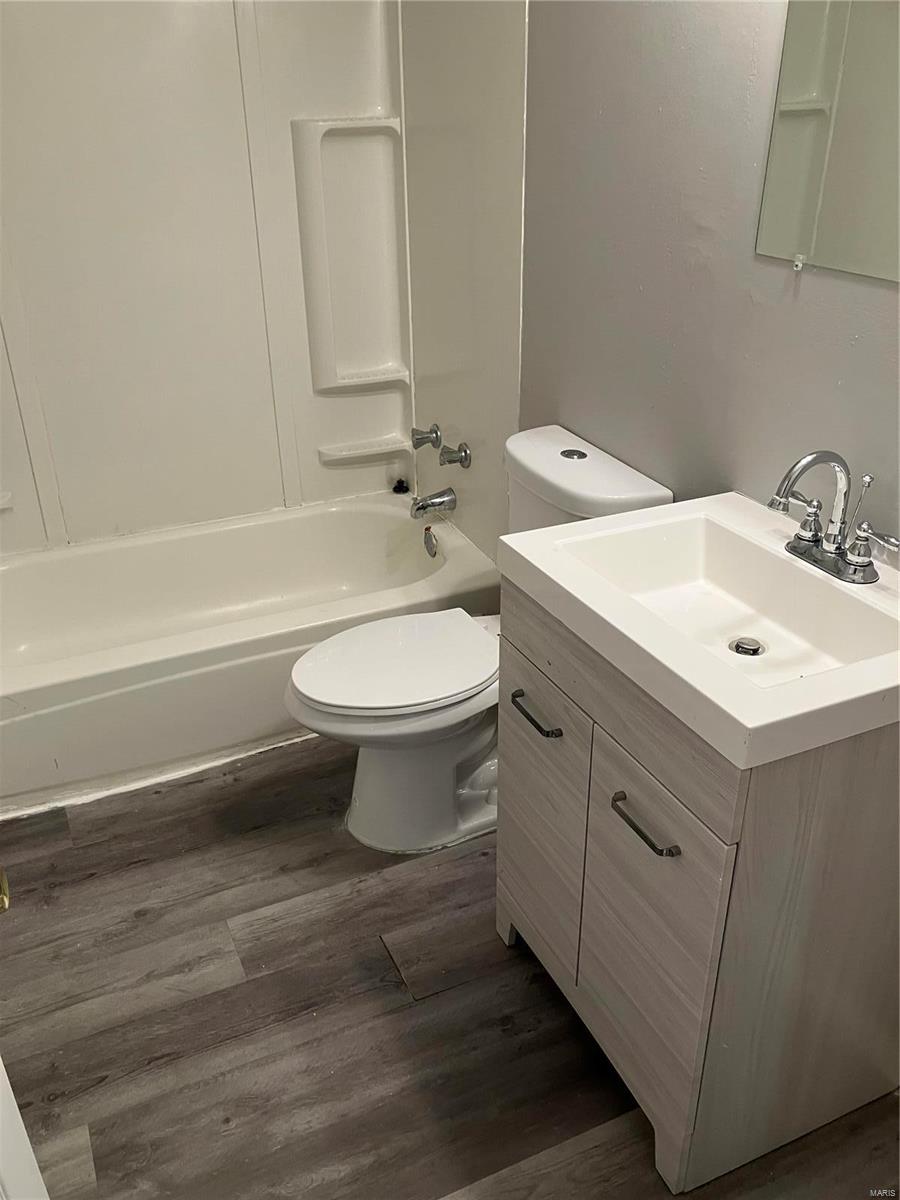 West Walnut Manor - Residential