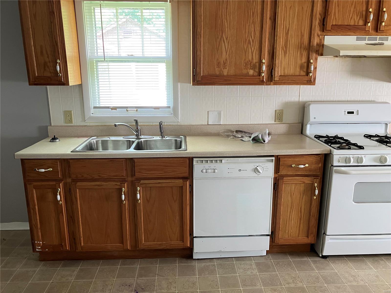 West Walnut Manor - Residential