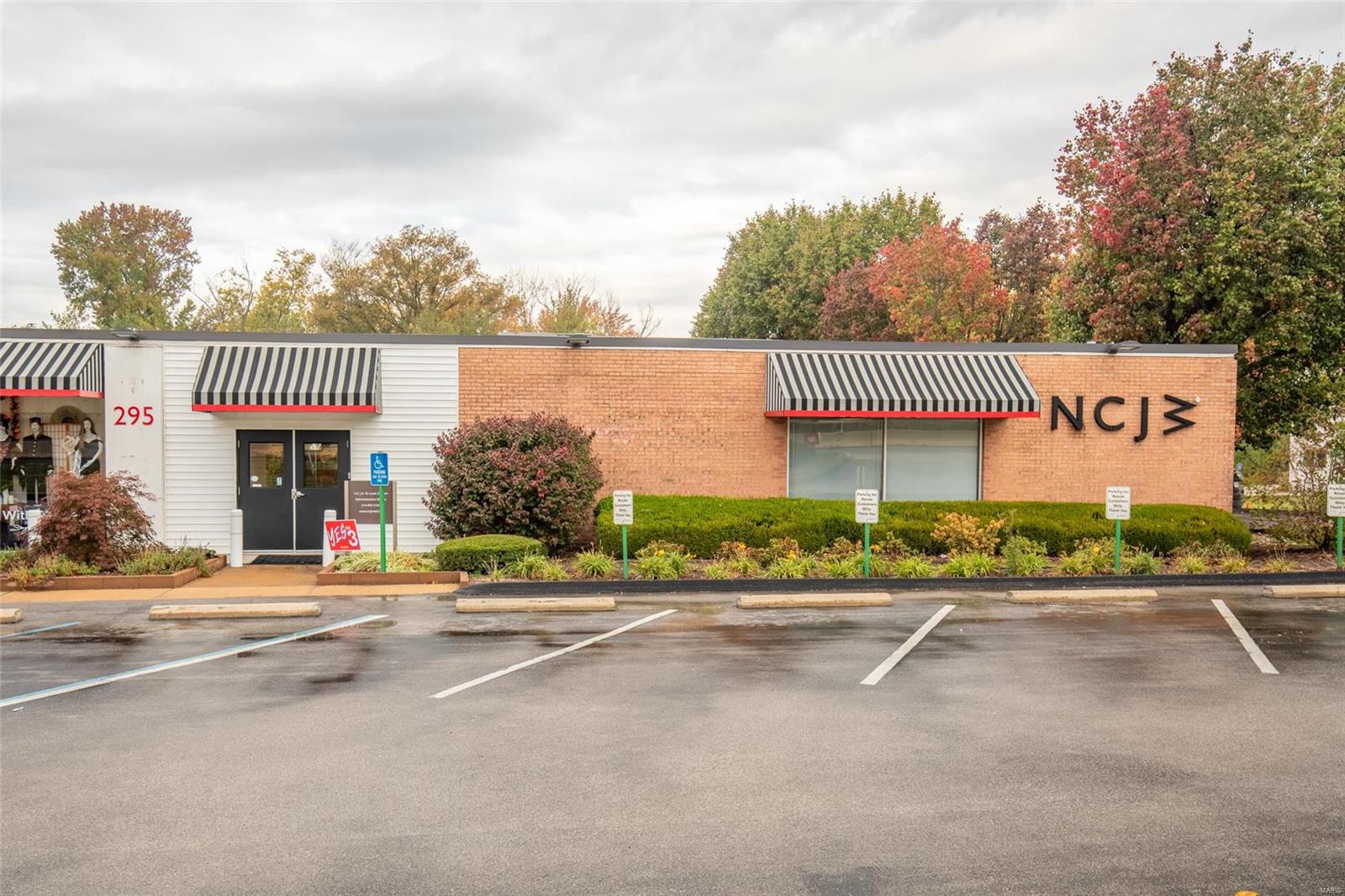 295 N Lindbergh Boulevard