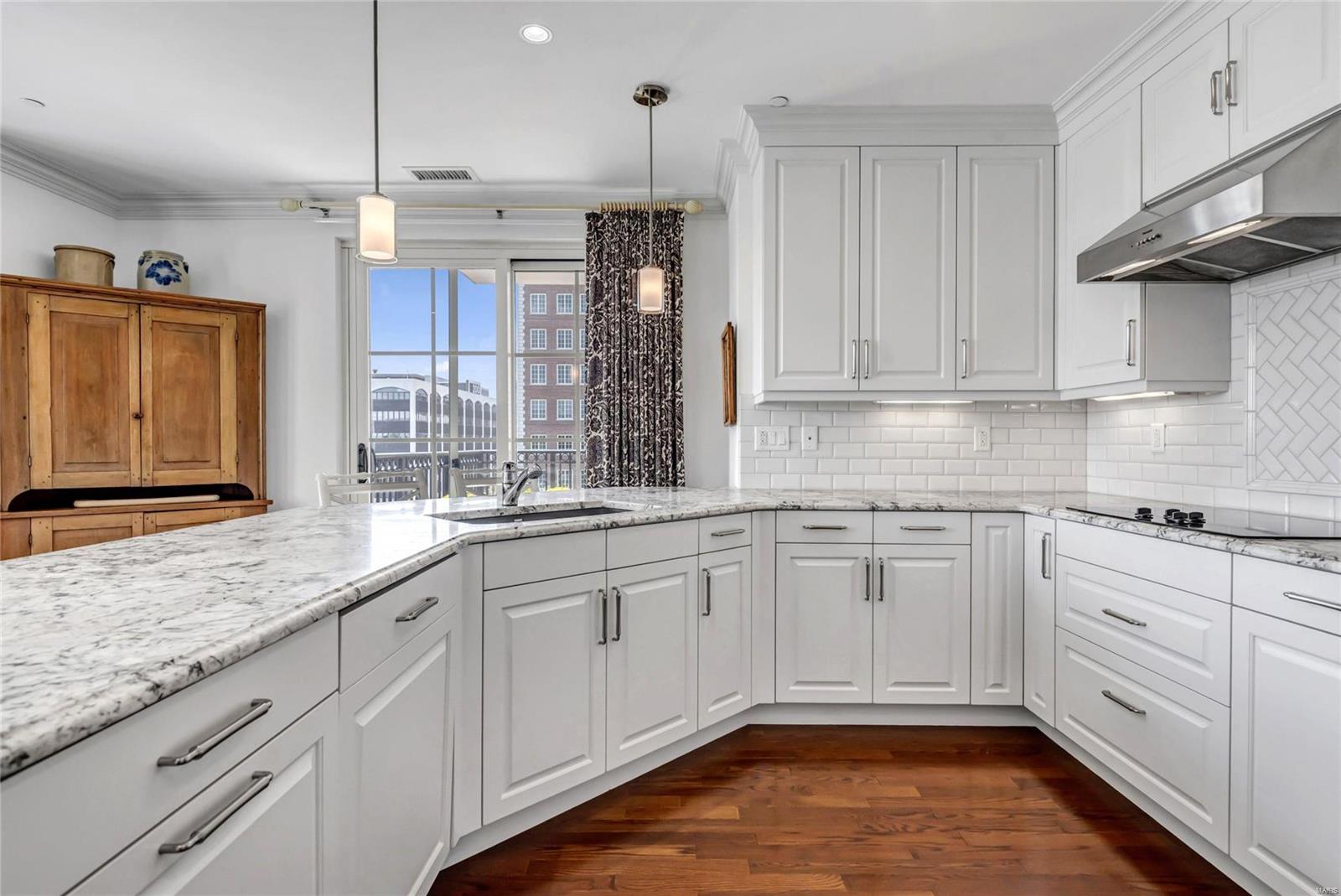 Plaza In Clayton A Condo Amd & - Residential