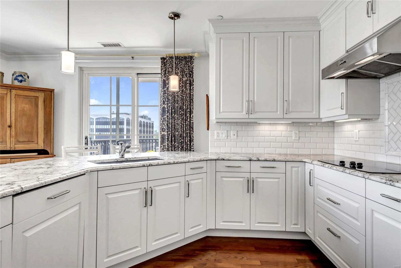 Plaza In Clayton A Condo Amd & - Residential