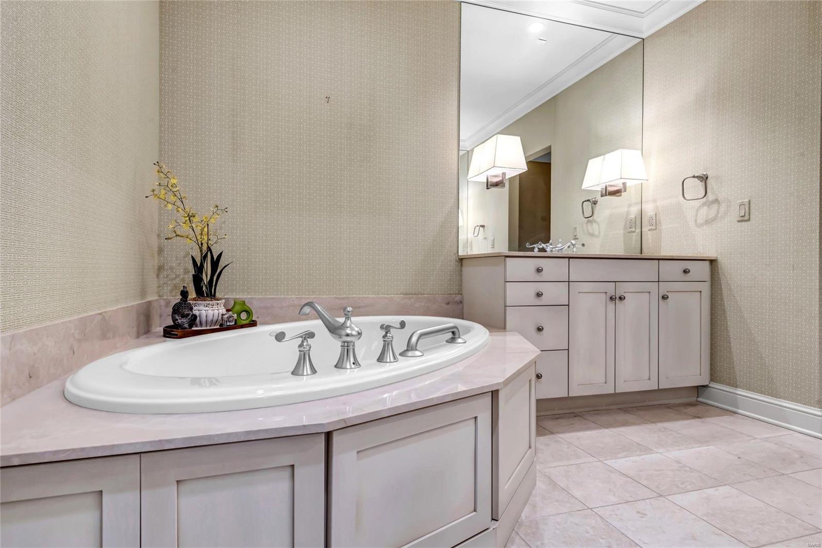 Plaza In Clayton A Condo Amd & - Residential