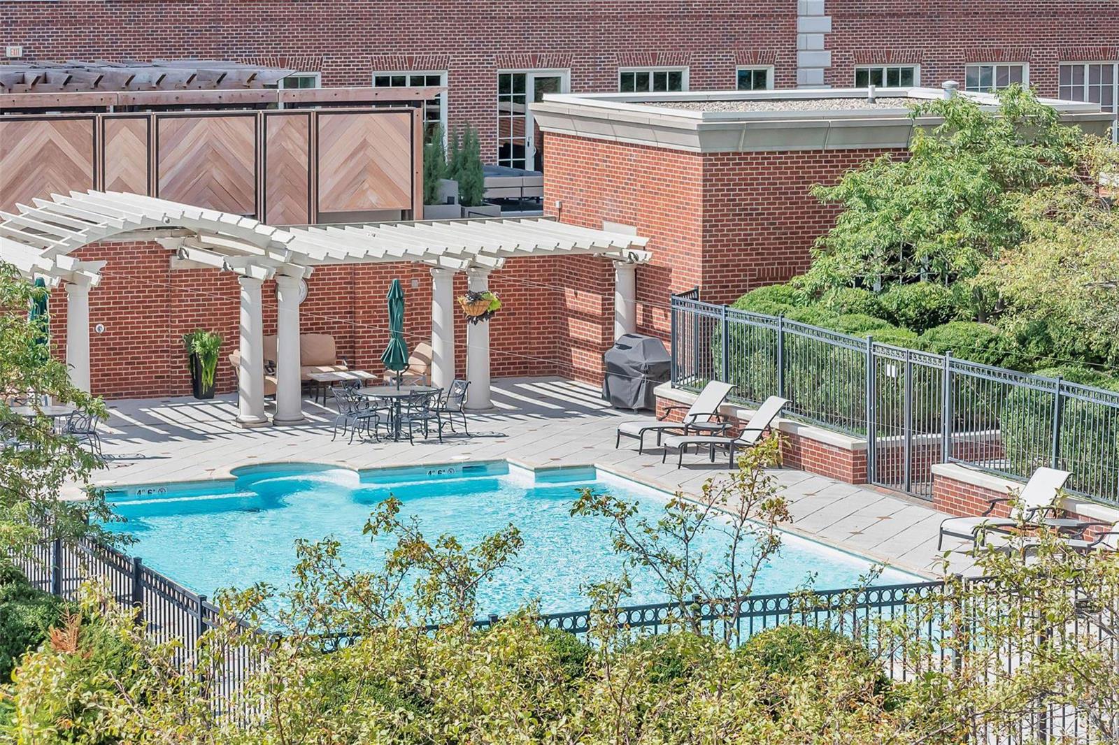 Plaza In Clayton A Condo Amd & - Residential