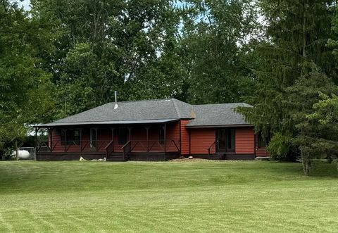 9002 Lumbert Lane Lebanon IL 62254