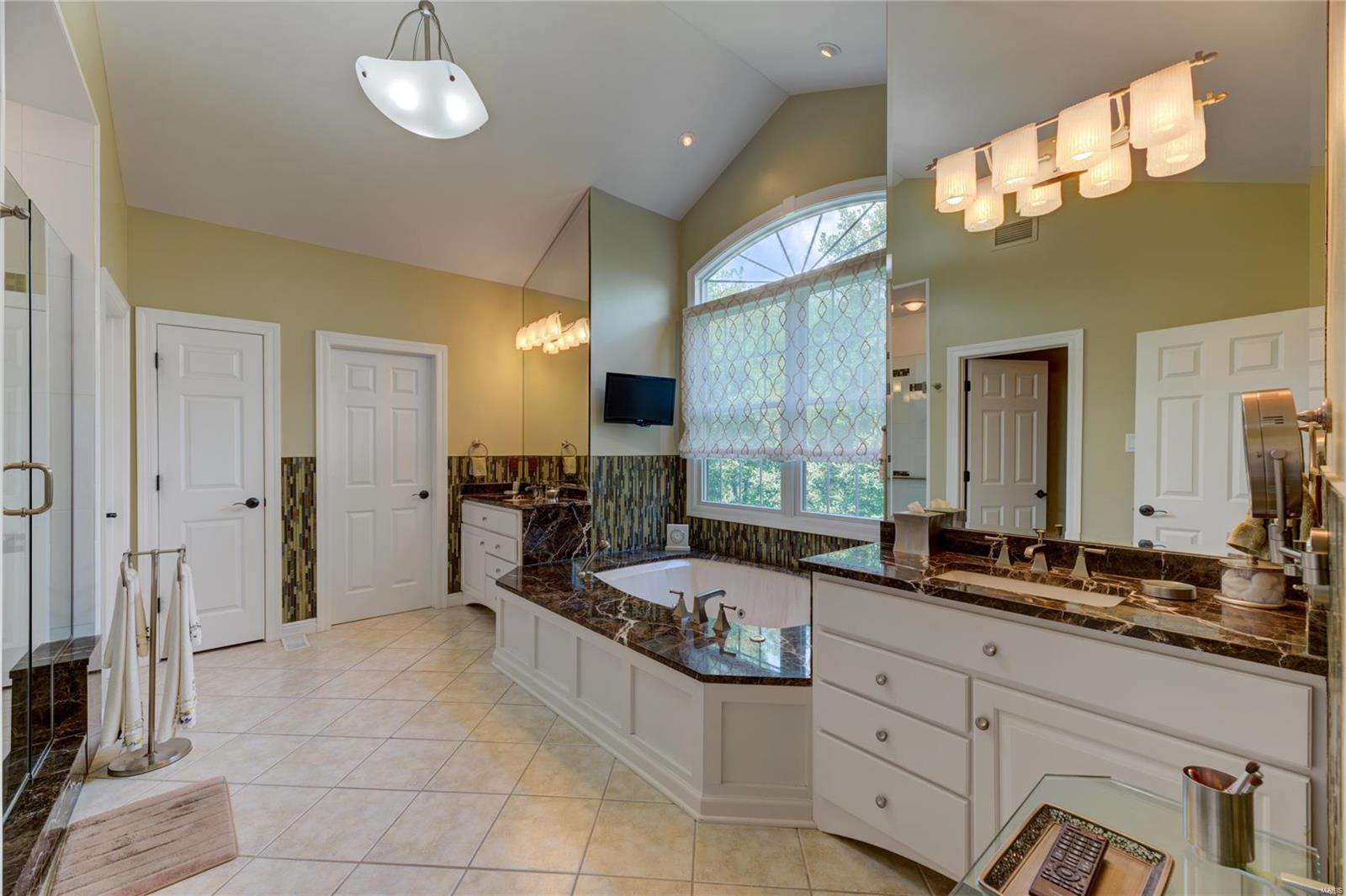 Le Pere Villa Place - Residential