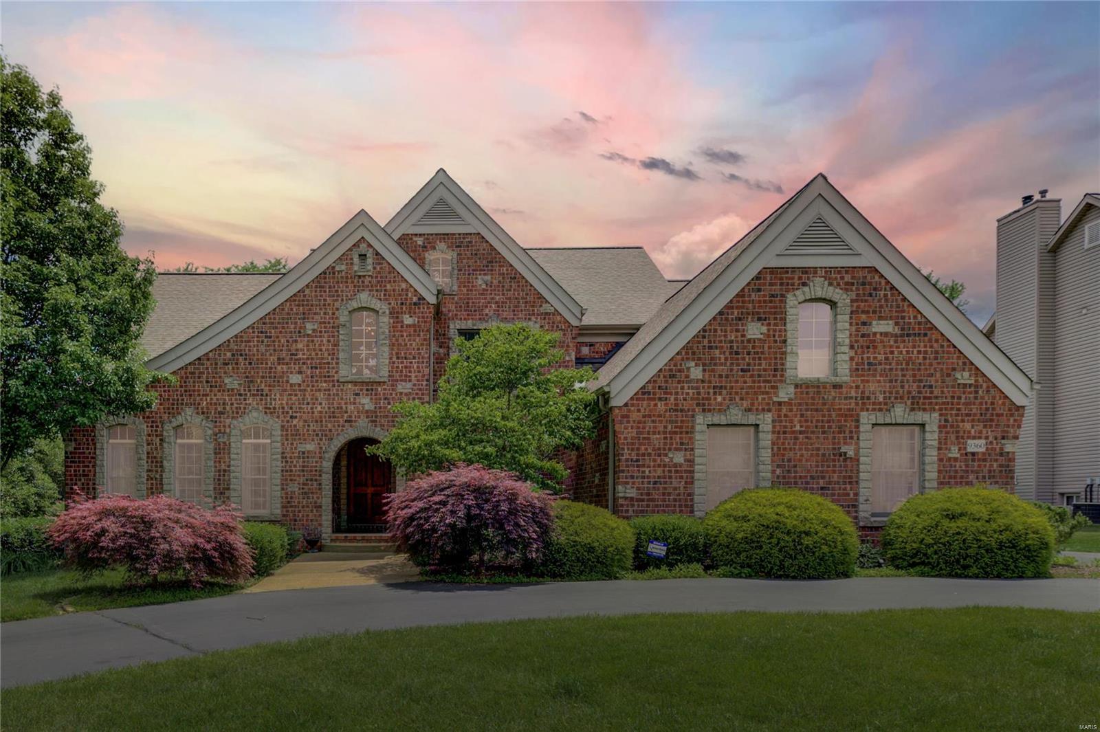 Le Pere Villa Place - Residential