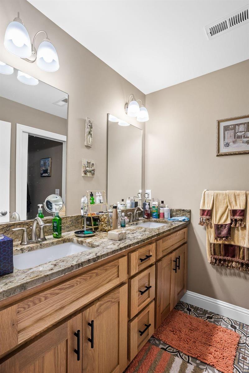 Twin Lakes - Residential