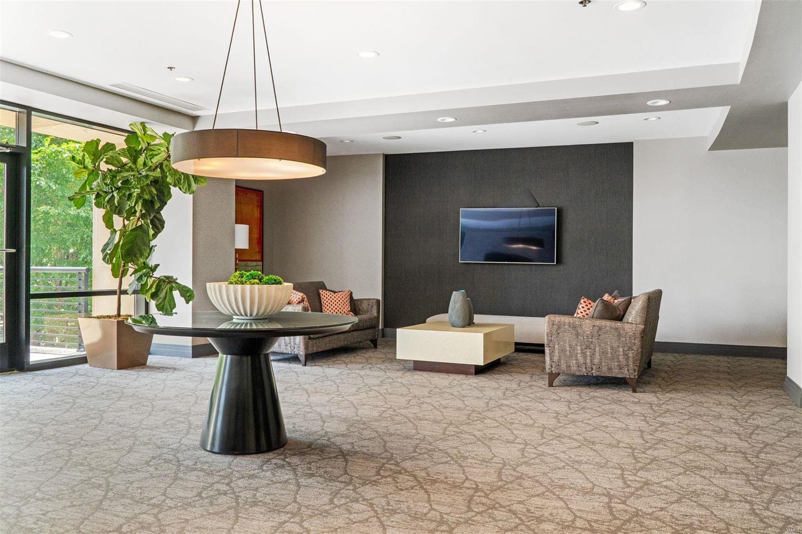 Crescent Condo - Residential