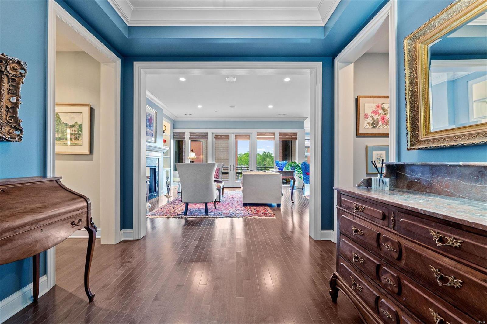 Crescent Condo - Residential