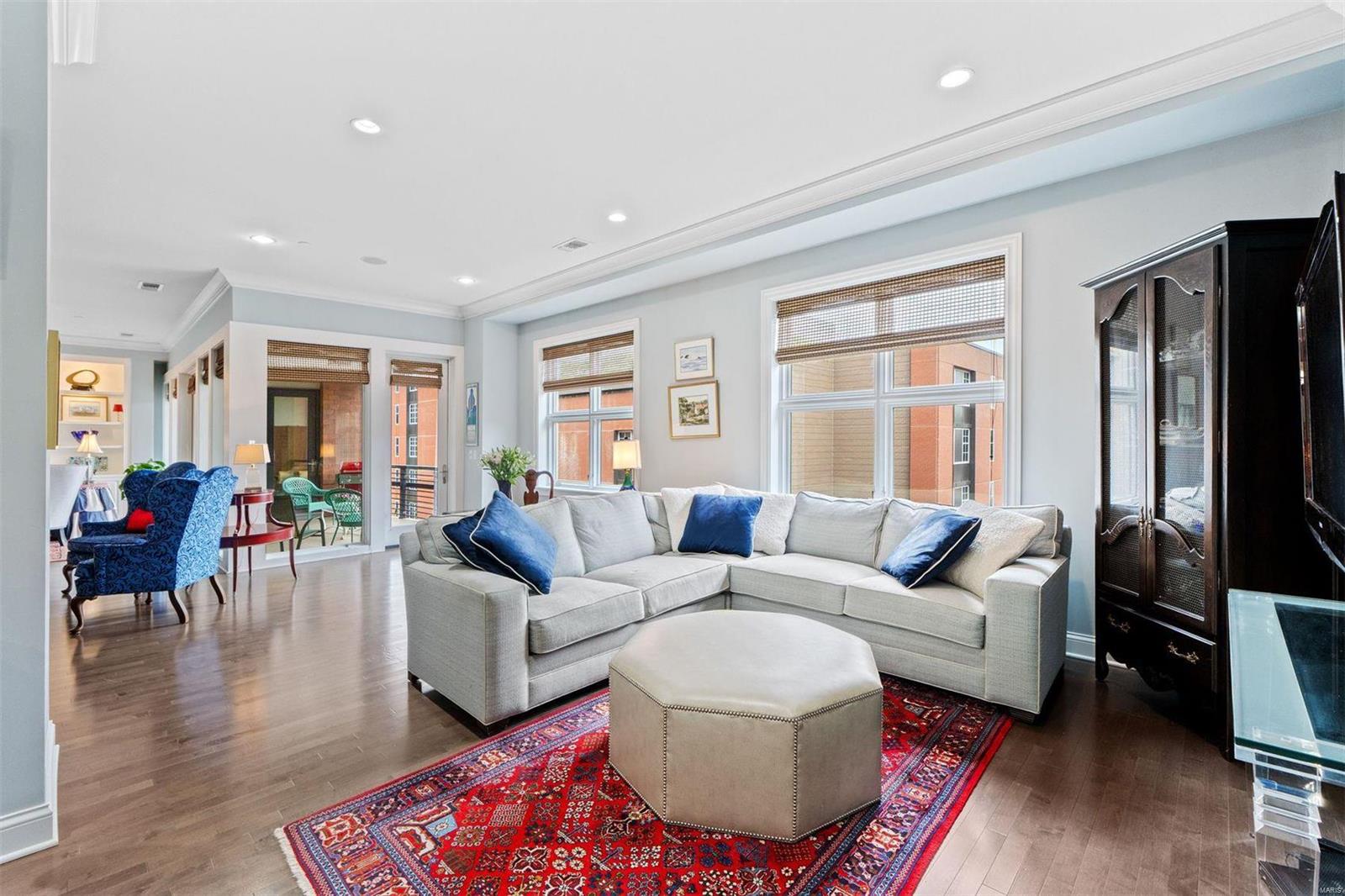 Crescent Condo - Residential