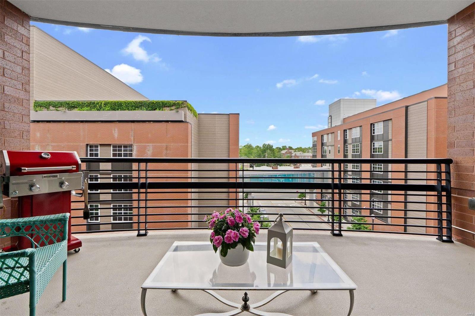 Crescent Condo - Residential