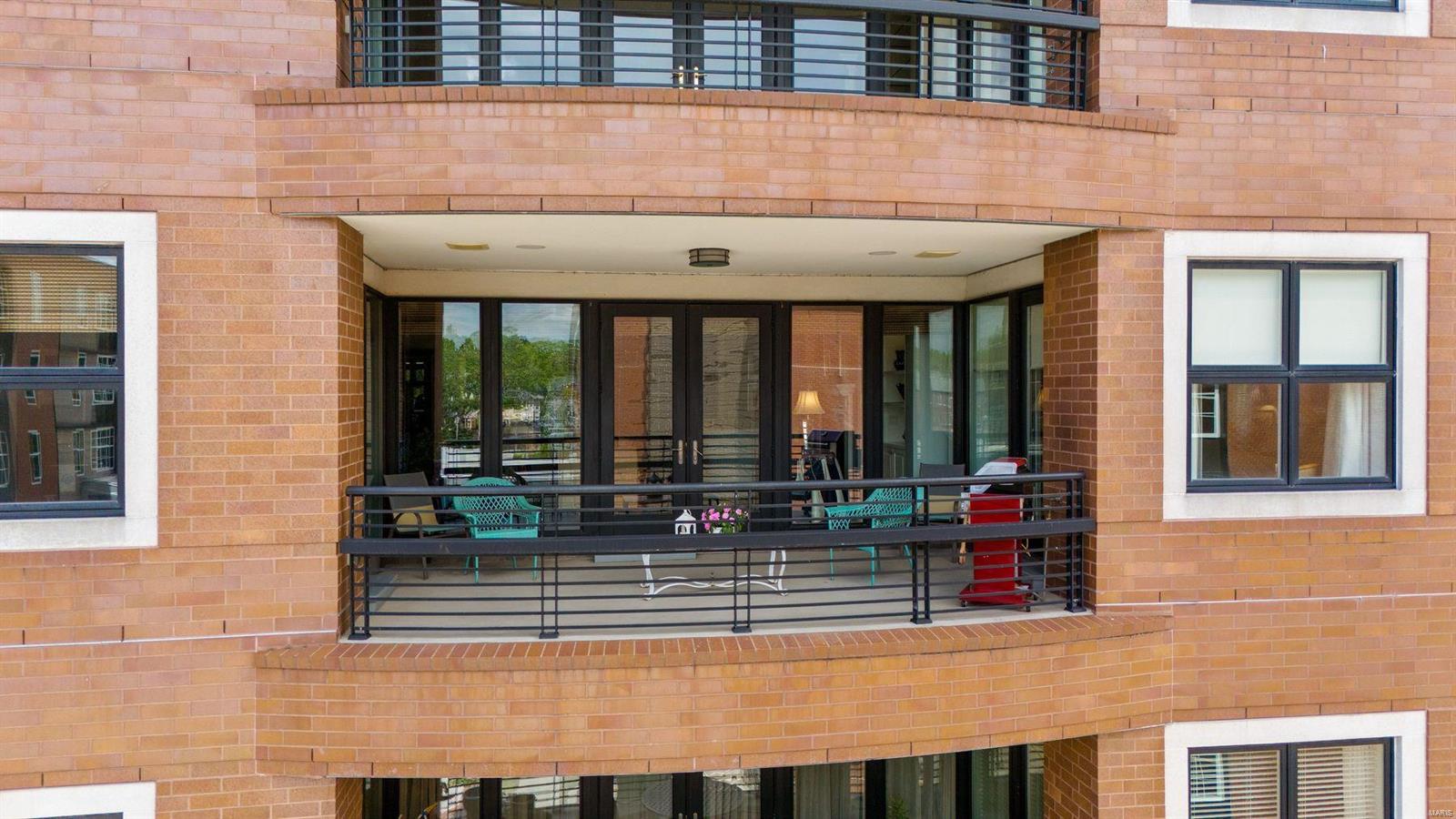 Crescent Condo - Residential