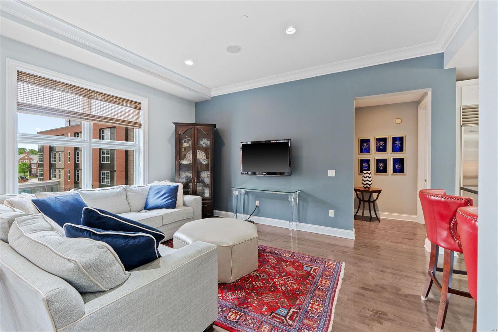 Crescent Condo - Residential