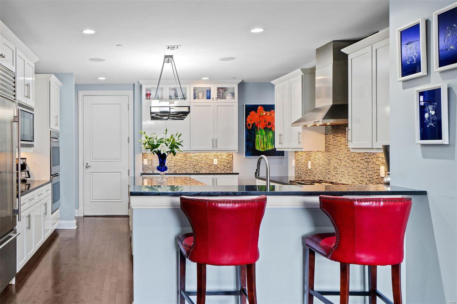 Crescent Condo - Residential