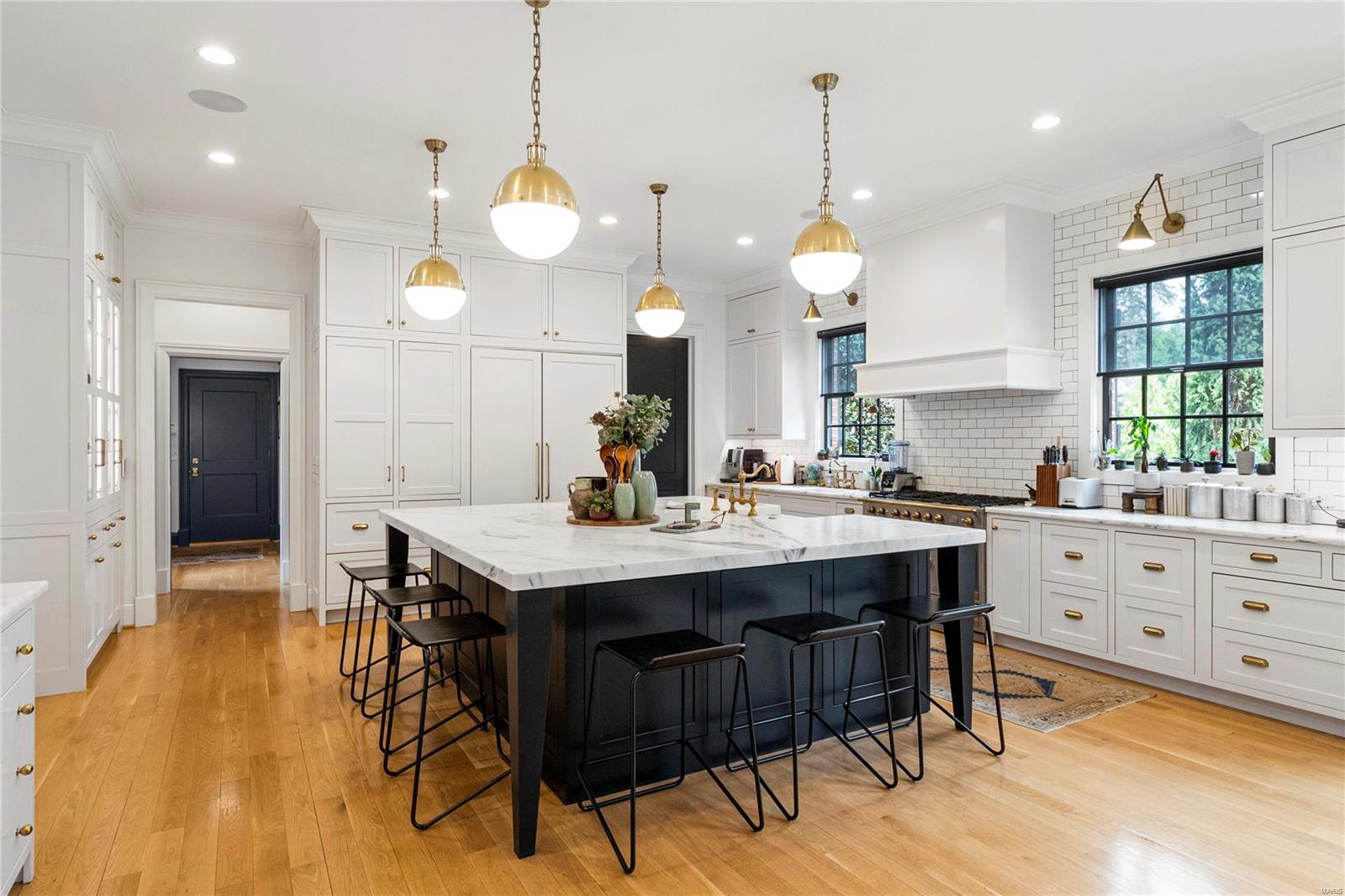 St Louis, Missouri 63124, United States, 5 Bedrooms Bedrooms, ,6 BathroomsBathrooms,Residential,Pending,104215