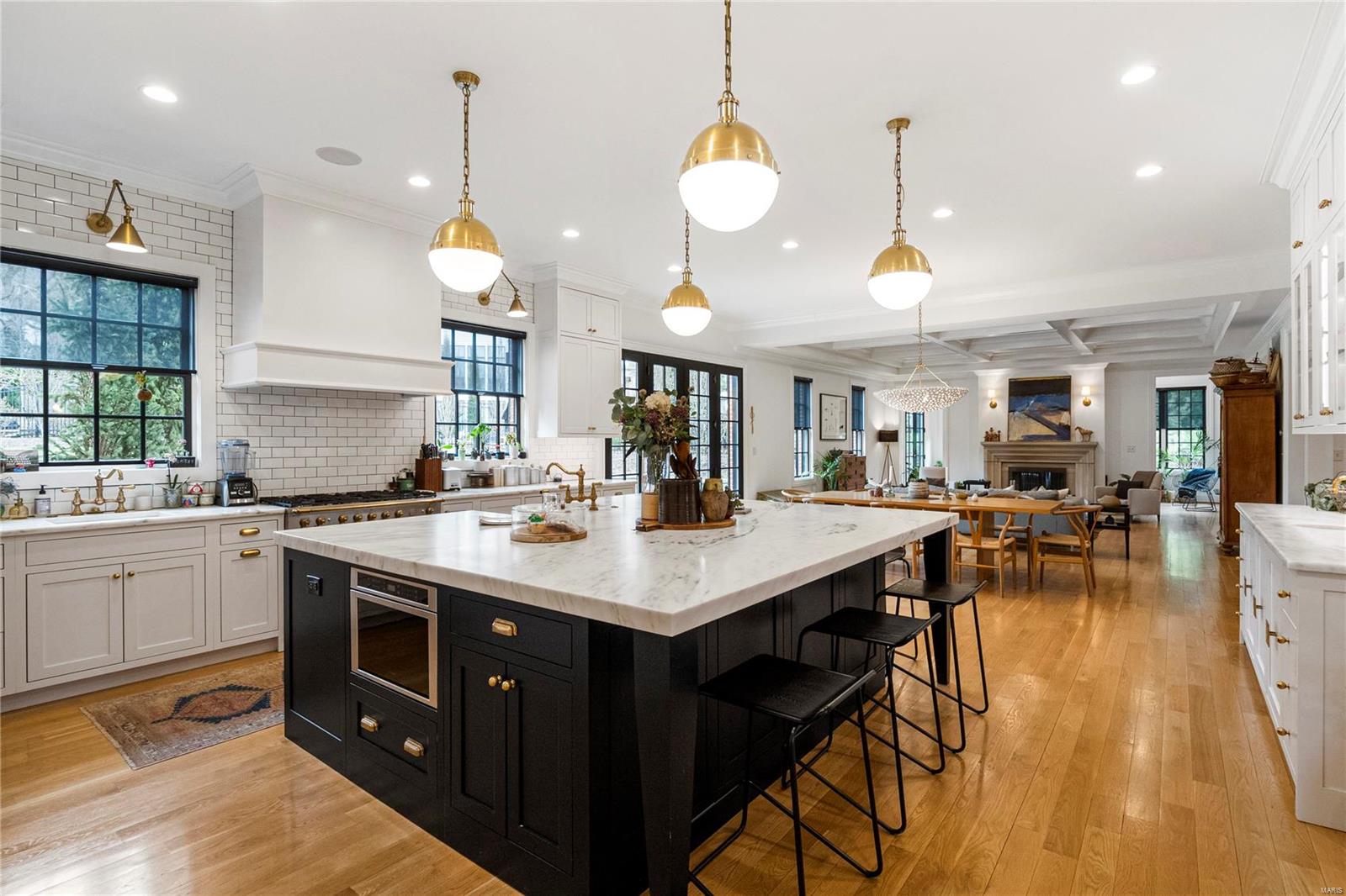 St Louis, Missouri 63124, United States, 5 Bedrooms Bedrooms, ,6 BathroomsBathrooms,Residential,Pending,104215