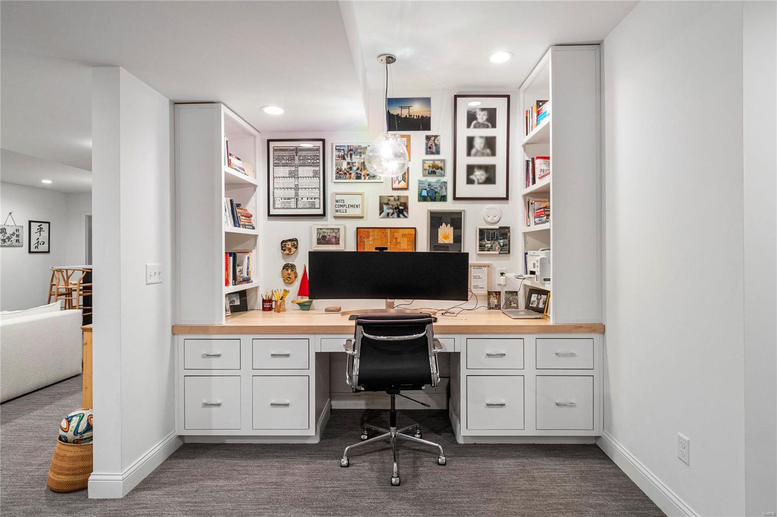 St Louis, Missouri 63124, United States, 5 Bedrooms Bedrooms, ,6 BathroomsBathrooms,Residential,Pending,104215