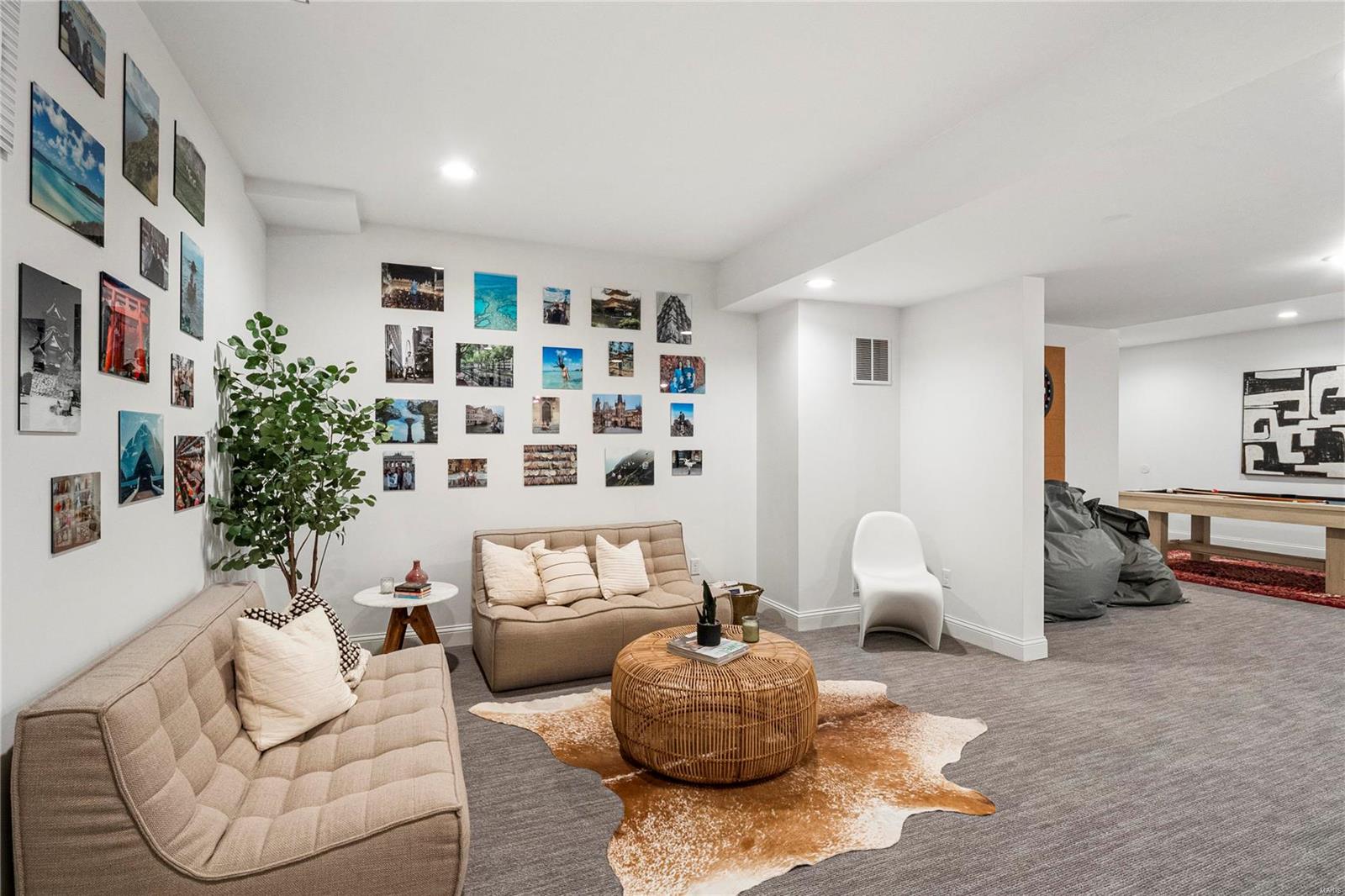 St Louis, Missouri 63124, United States, 5 Bedrooms Bedrooms, ,6 BathroomsBathrooms,Residential,Pending,104215