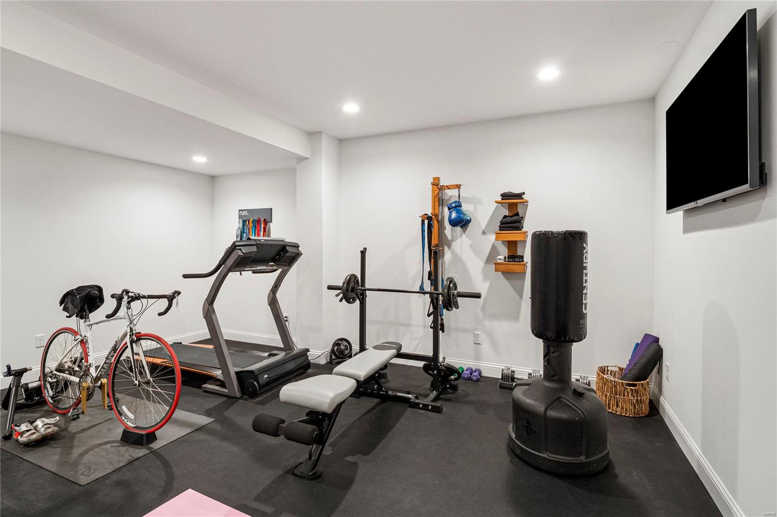 St Louis, Missouri 63124, United States, 5 Bedrooms Bedrooms, ,6 BathroomsBathrooms,Residential,Pending,104215