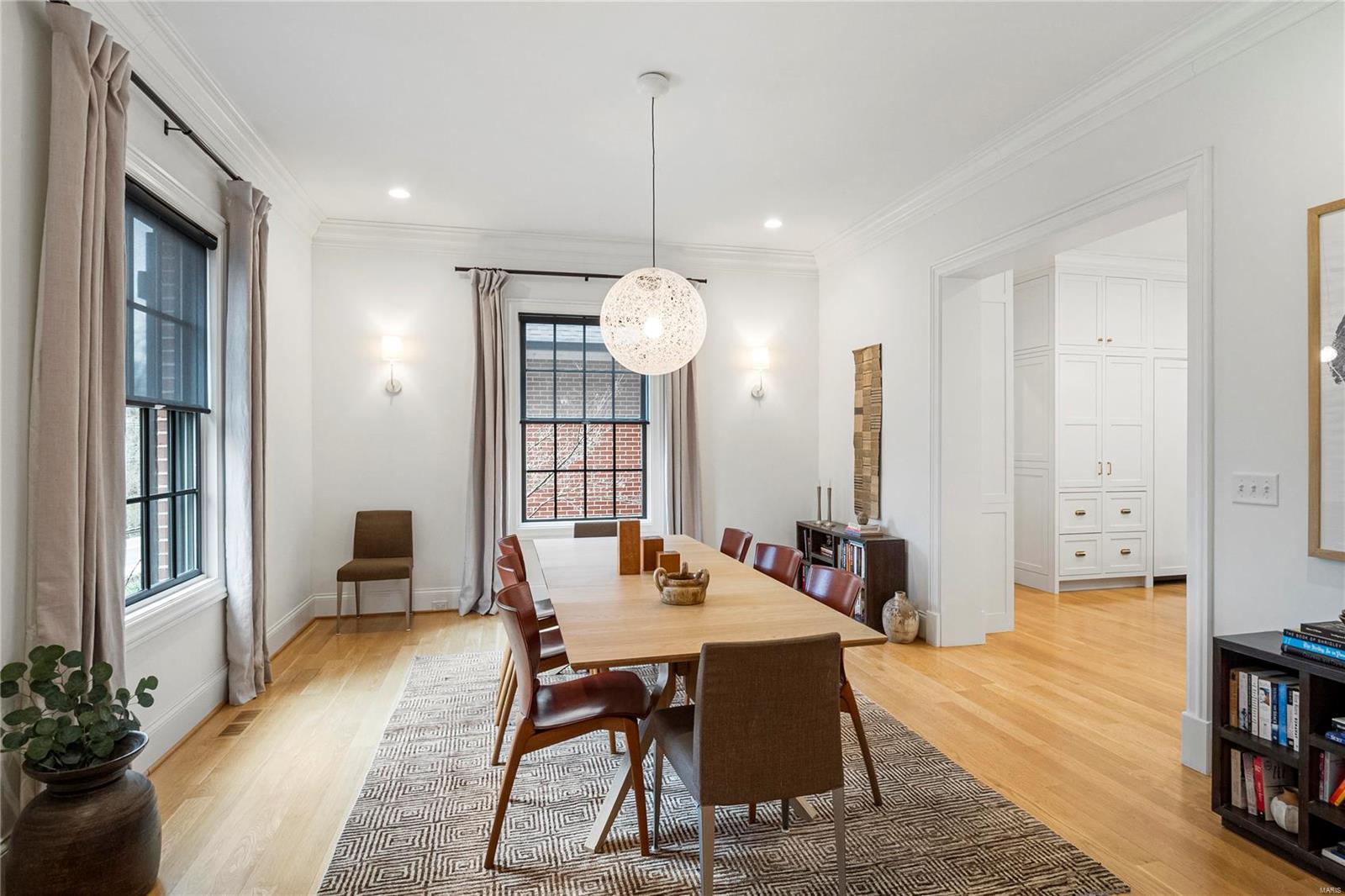 St Louis, Missouri 63124, United States, 5 Bedrooms Bedrooms, ,6 BathroomsBathrooms,Residential,Pending,104215