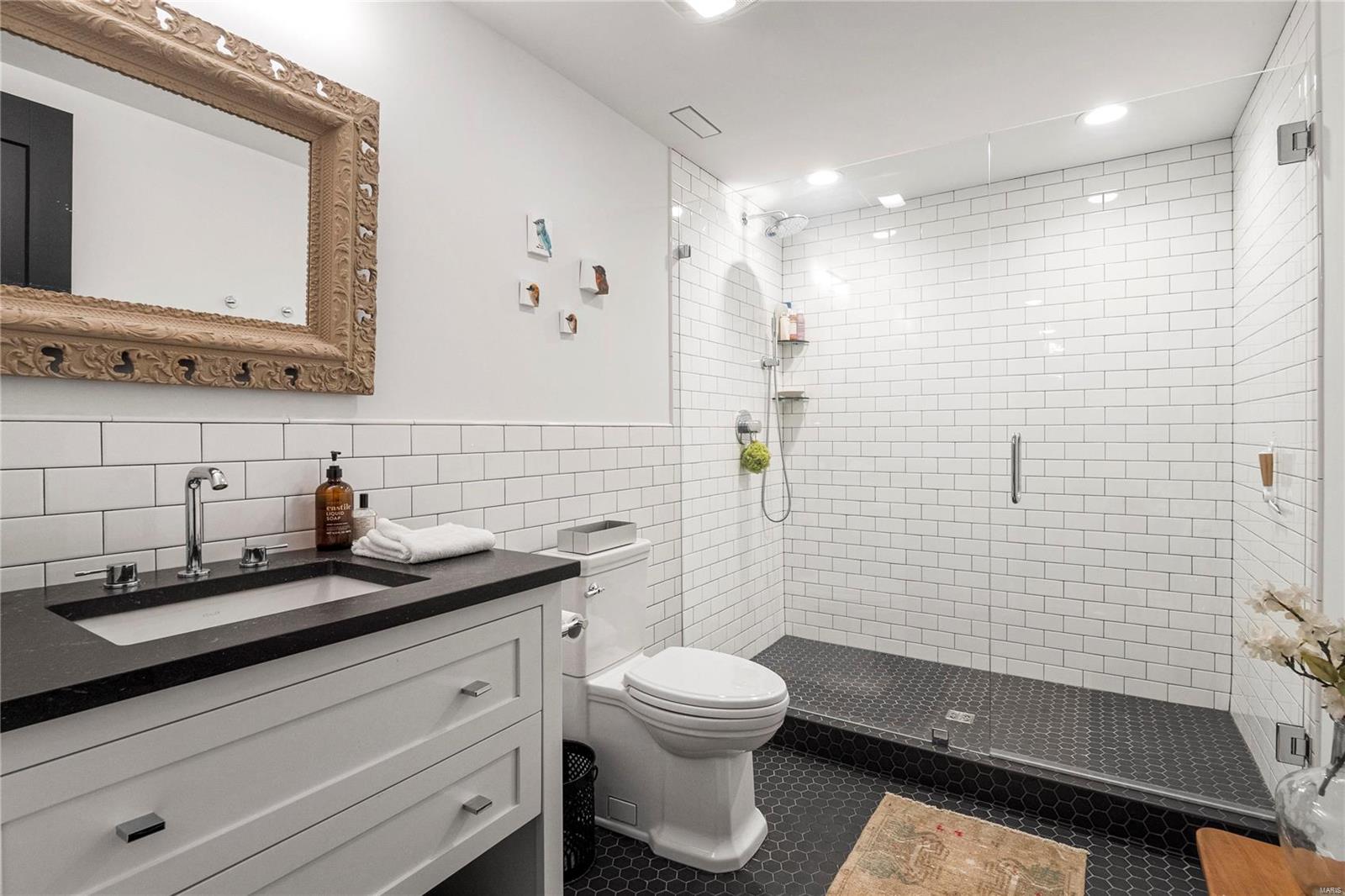 St Louis, Missouri 63124, United States, 5 Bedrooms Bedrooms, ,6 BathroomsBathrooms,Residential,Pending,104215