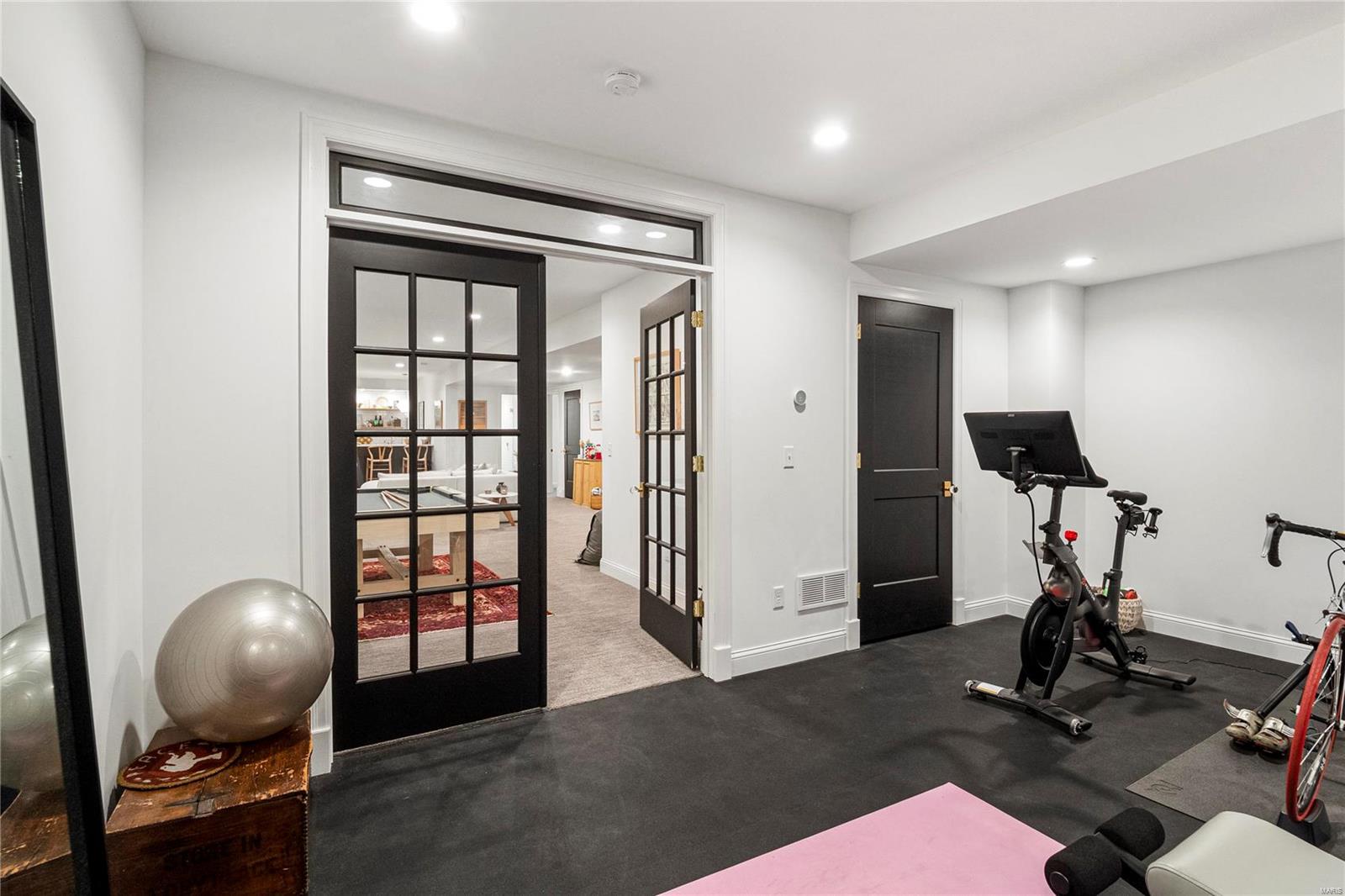 St Louis, Missouri 63124, United States, 5 Bedrooms Bedrooms, ,6 BathroomsBathrooms,Residential,Pending,104215