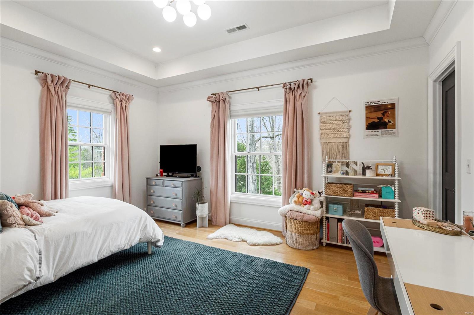 St Louis, Missouri 63124, United States, 5 Bedrooms Bedrooms, ,6 BathroomsBathrooms,Residential,Pending,104215