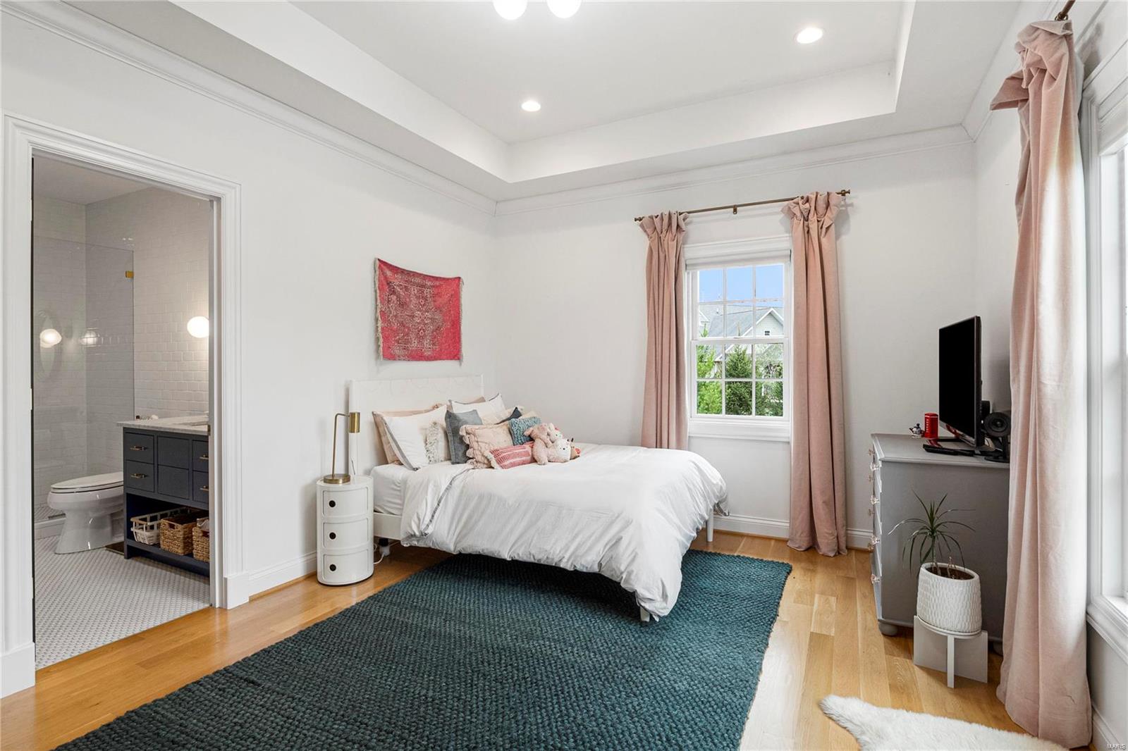 St Louis, Missouri 63124, United States, 5 Bedrooms Bedrooms, ,6 BathroomsBathrooms,Residential,Pending,104215