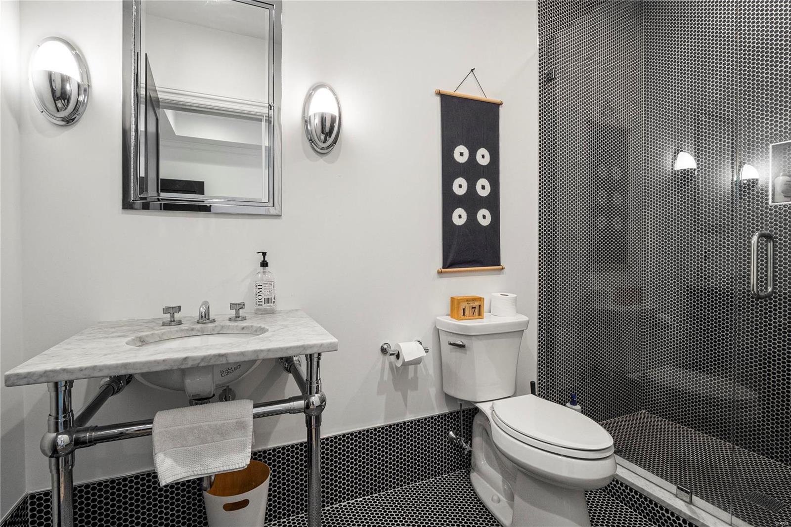 St Louis, Missouri 63124, United States, 5 Bedrooms Bedrooms, ,6 BathroomsBathrooms,Residential,Pending,104215