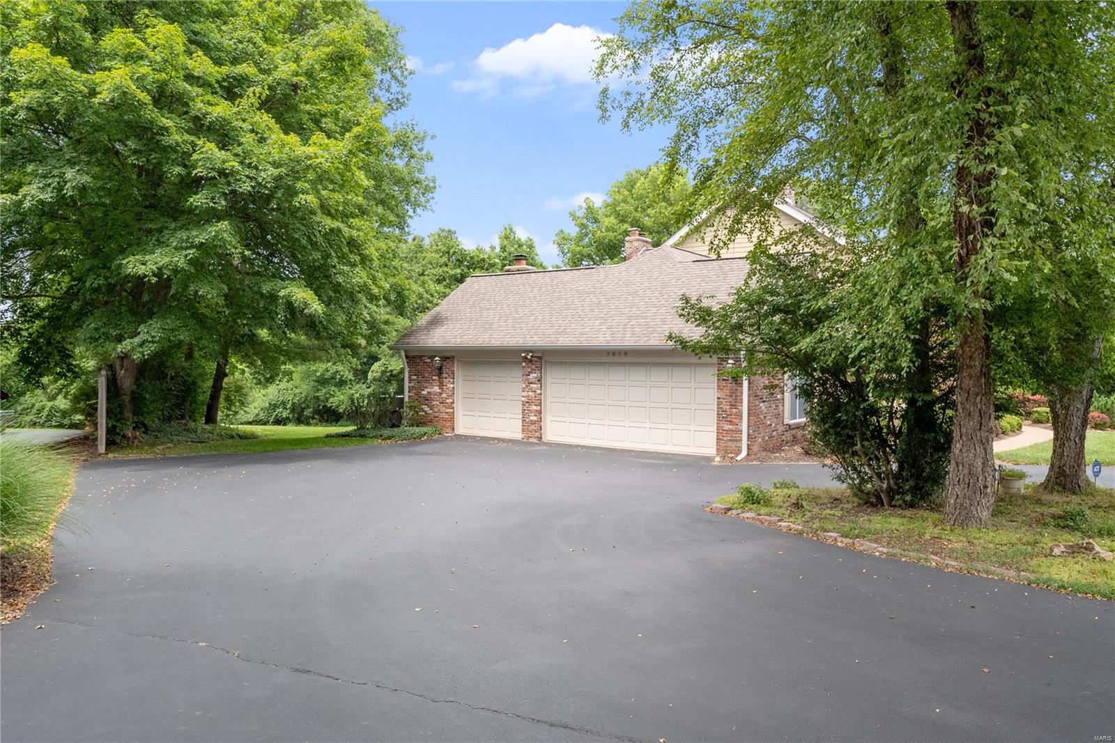 Walnut Hill Lts 1 & 2 Bdy Adj Lt 1 - Residential