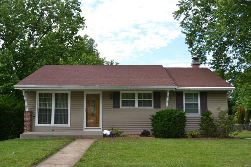 Ready for move-in within 30 days! Very cute Ballwin home located in Parkway west school district! Excellent location with quick access to major highways & thoroughfares. You'll enjoy the large yard, huge driveway, basketball hoop, patio and covered porch. Truly gleaming hardwood flooring on the main level in addition to all 3 bedrooms and upgraded full bathroom. Modern & spotless eat-in kitchen boasts stainless steel appliances, tile backsplash and updated countertops. Appealing finishes & newer windows! Fresh paint & ceiling fans! Bonus space found in the finished walk-out basement offering fireplace, extra 1/2 bath, laundry room w/washer & dryer included and 1-car tuck-under garage. What a gem! 1 small dog only negotiable, view today!