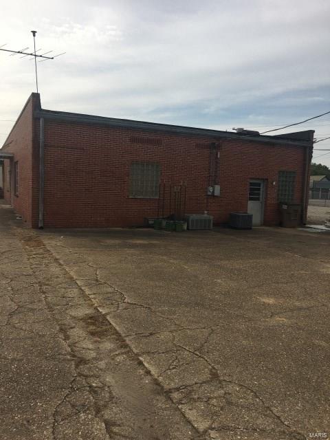 NON SUBDIVISION - Commercial Sale