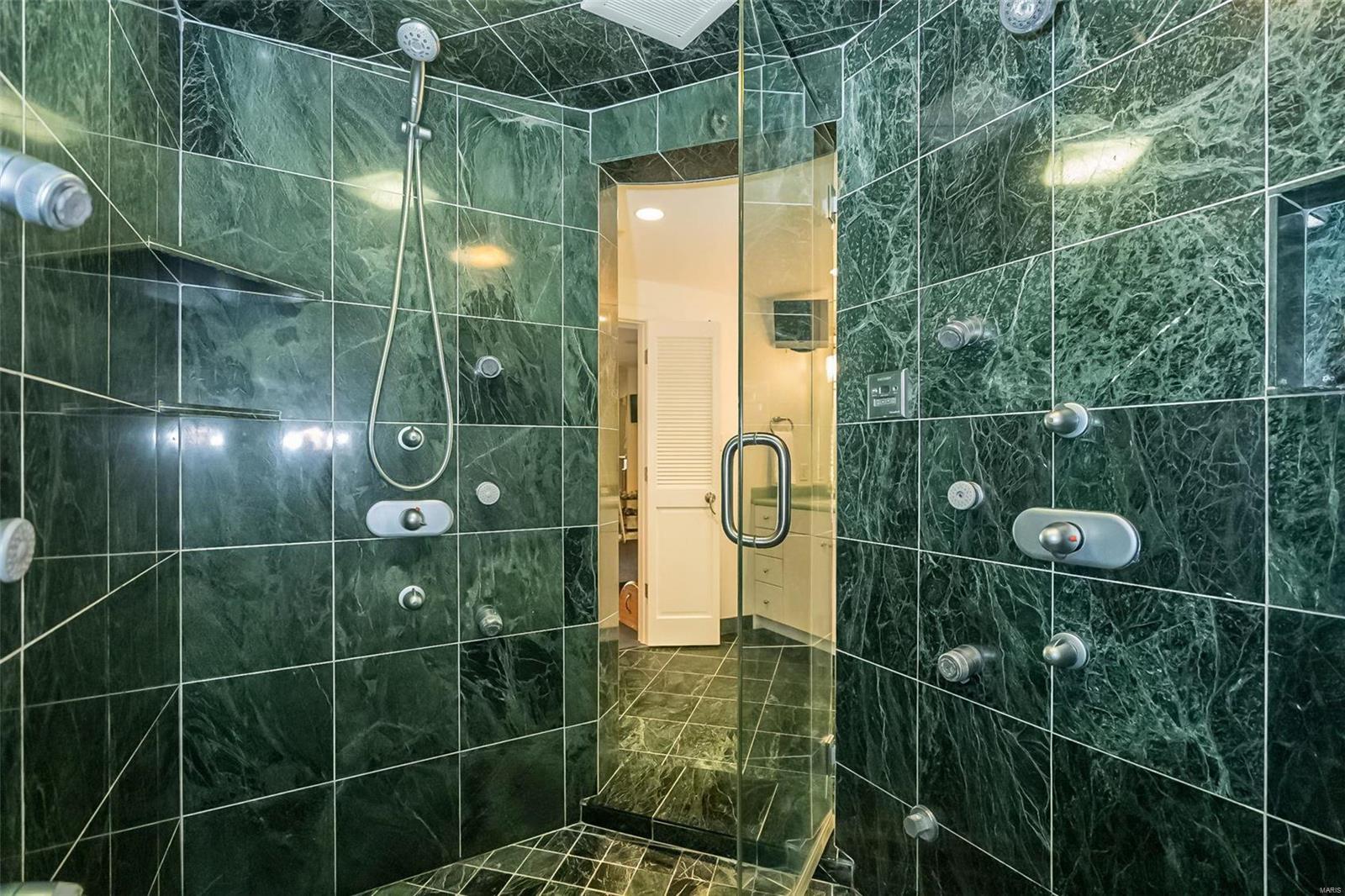 Manderleigh Of Town & Country One - Residential