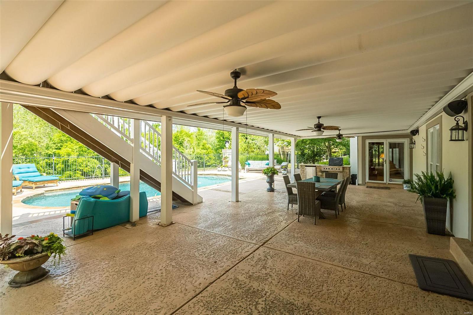 Manderleigh Of Town & Country One - Residential