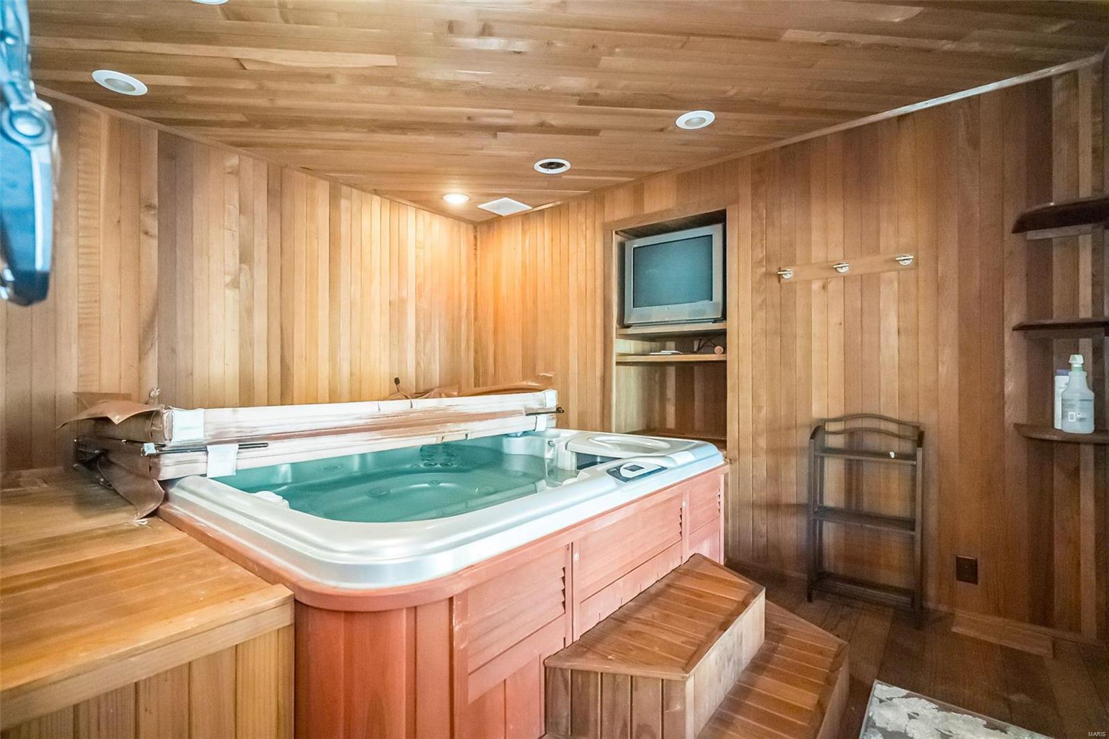 Manderleigh Of Town & Country One - Residential