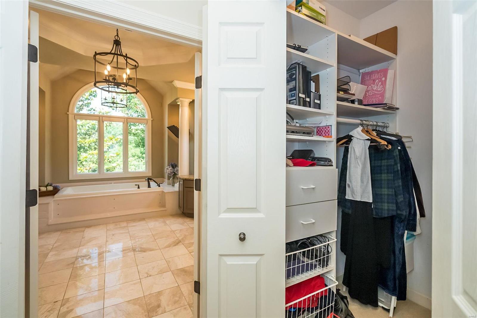 Manderleigh Of Town & Country One - Residential