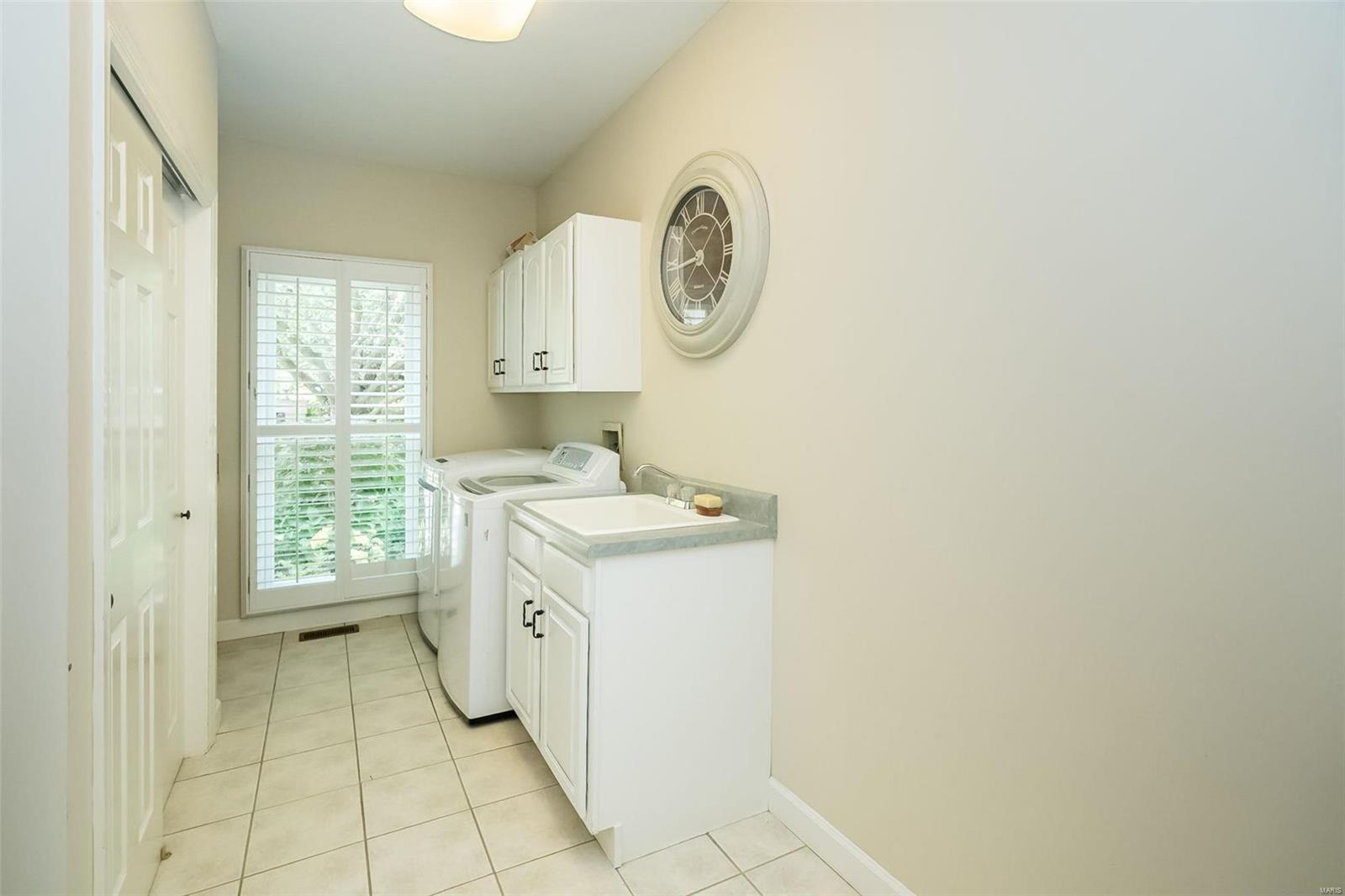 Manderleigh Of Town & Country One - Residential