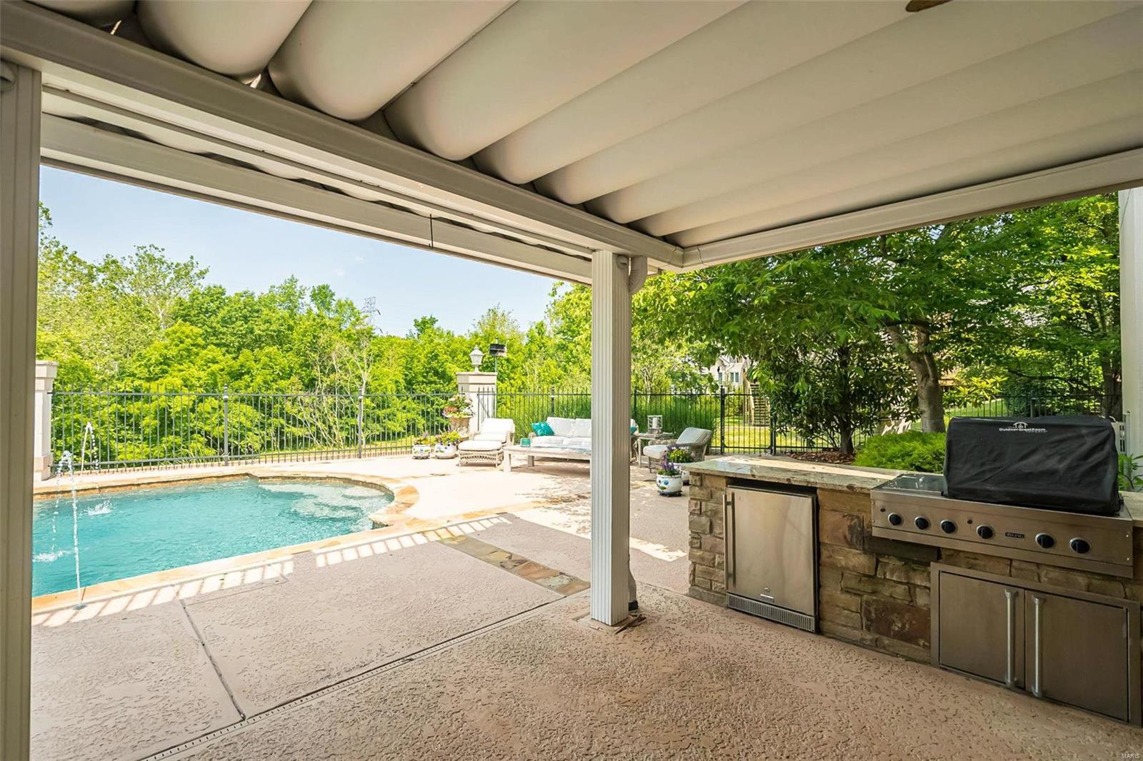 Manderleigh Of Town & Country One - Residential