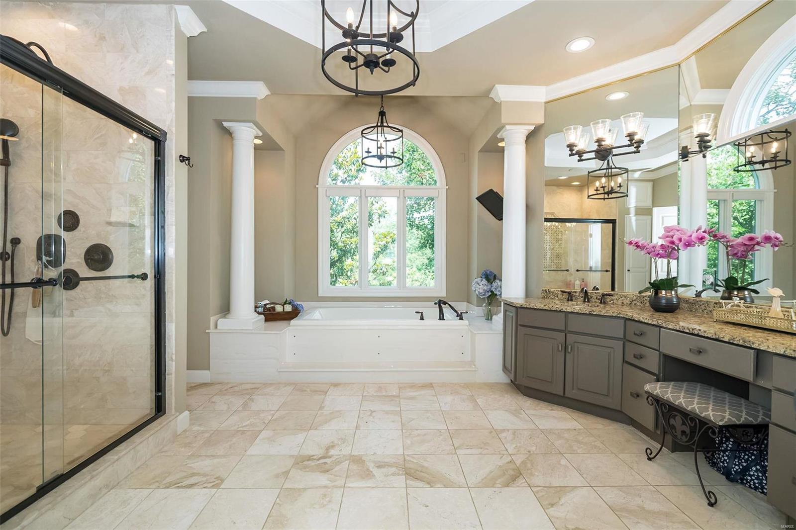 Manderleigh Of Town & Country One - Residential