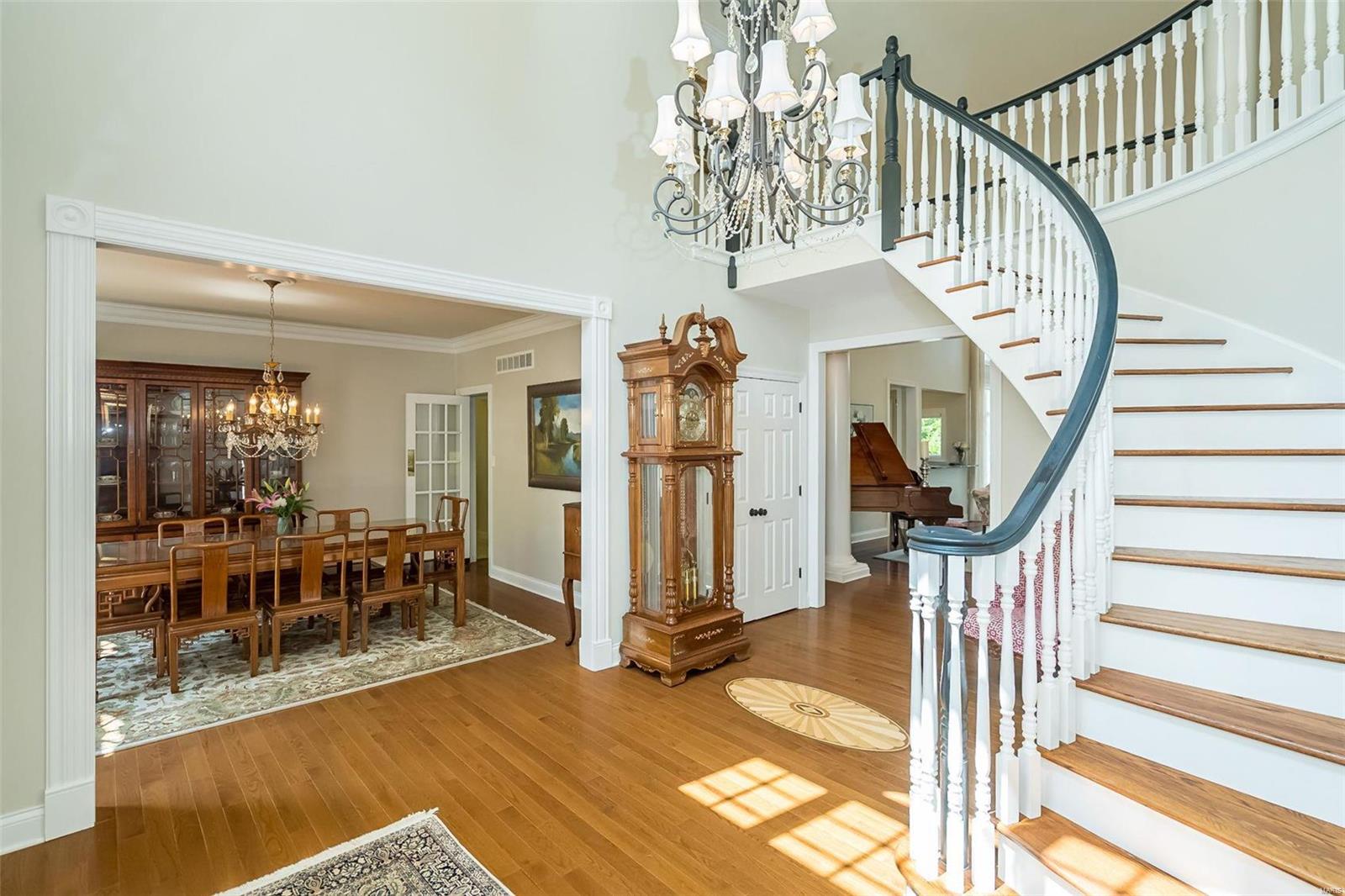 Manderleigh Of Town & Country One - Residential