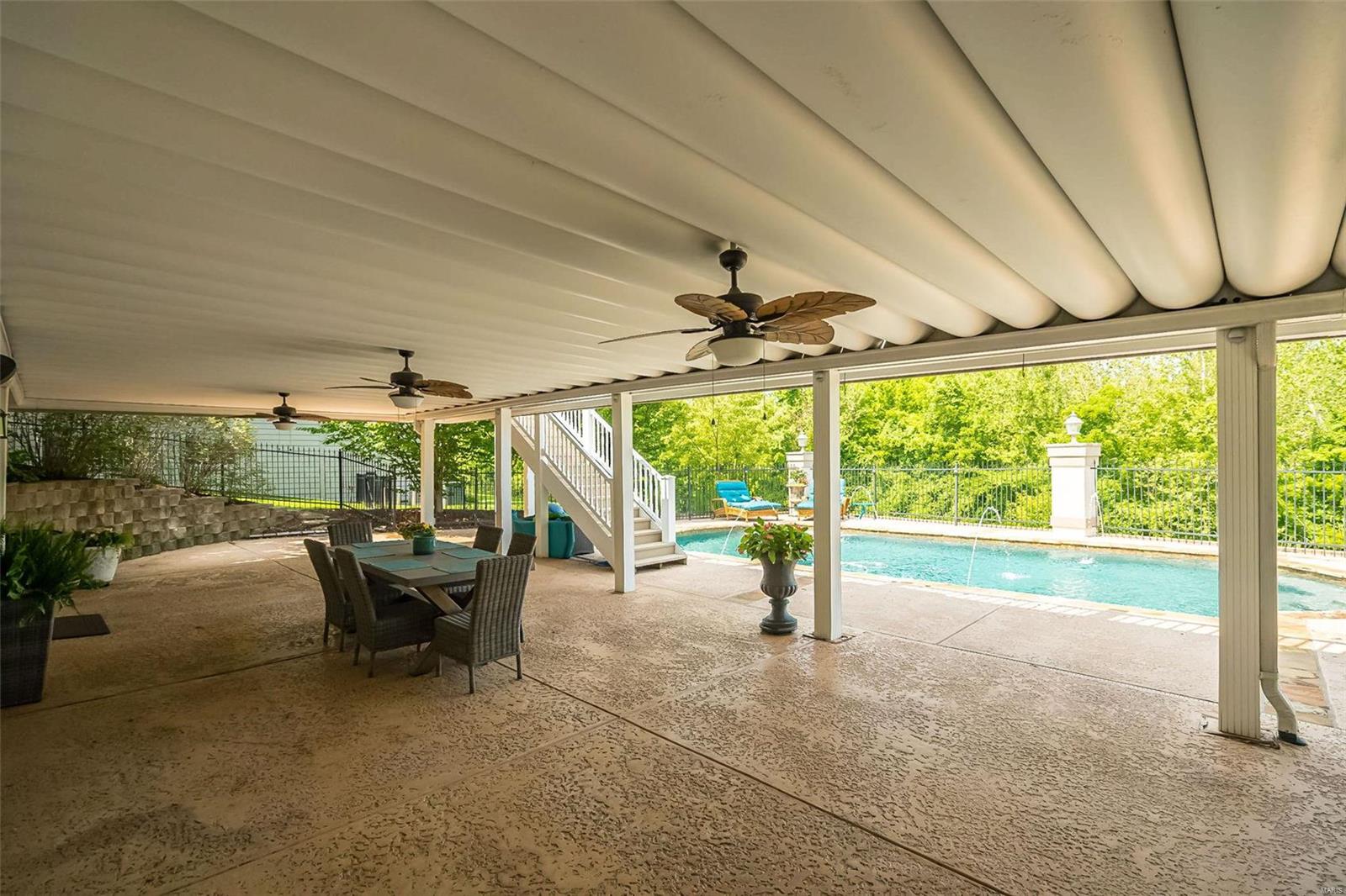 Manderleigh Of Town & Country One - Residential