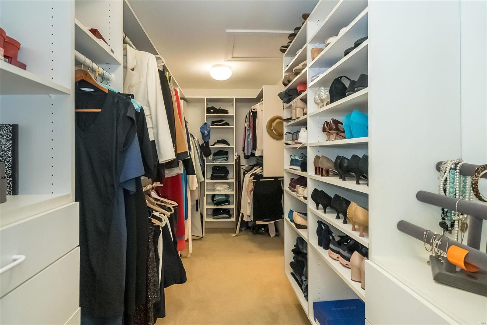 Manderleigh Of Town & Country One - Residential